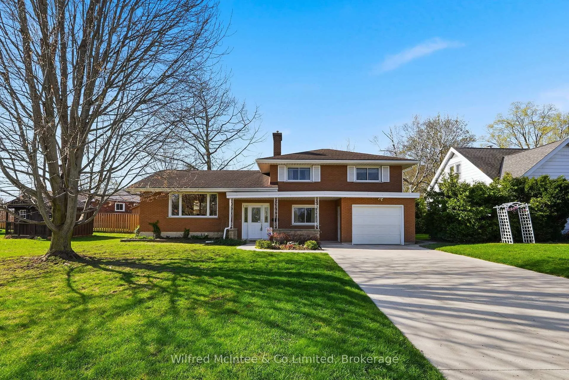 Photo 2 of 15 Johnstone Boulevard, Brockton — HOMEH