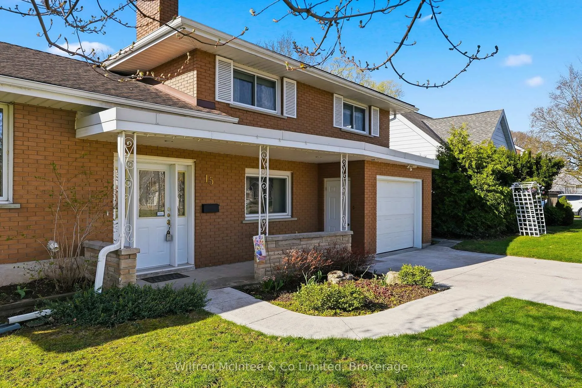 Photo 6 of 15 Johnstone Boulevard, Brockton — HOMEH