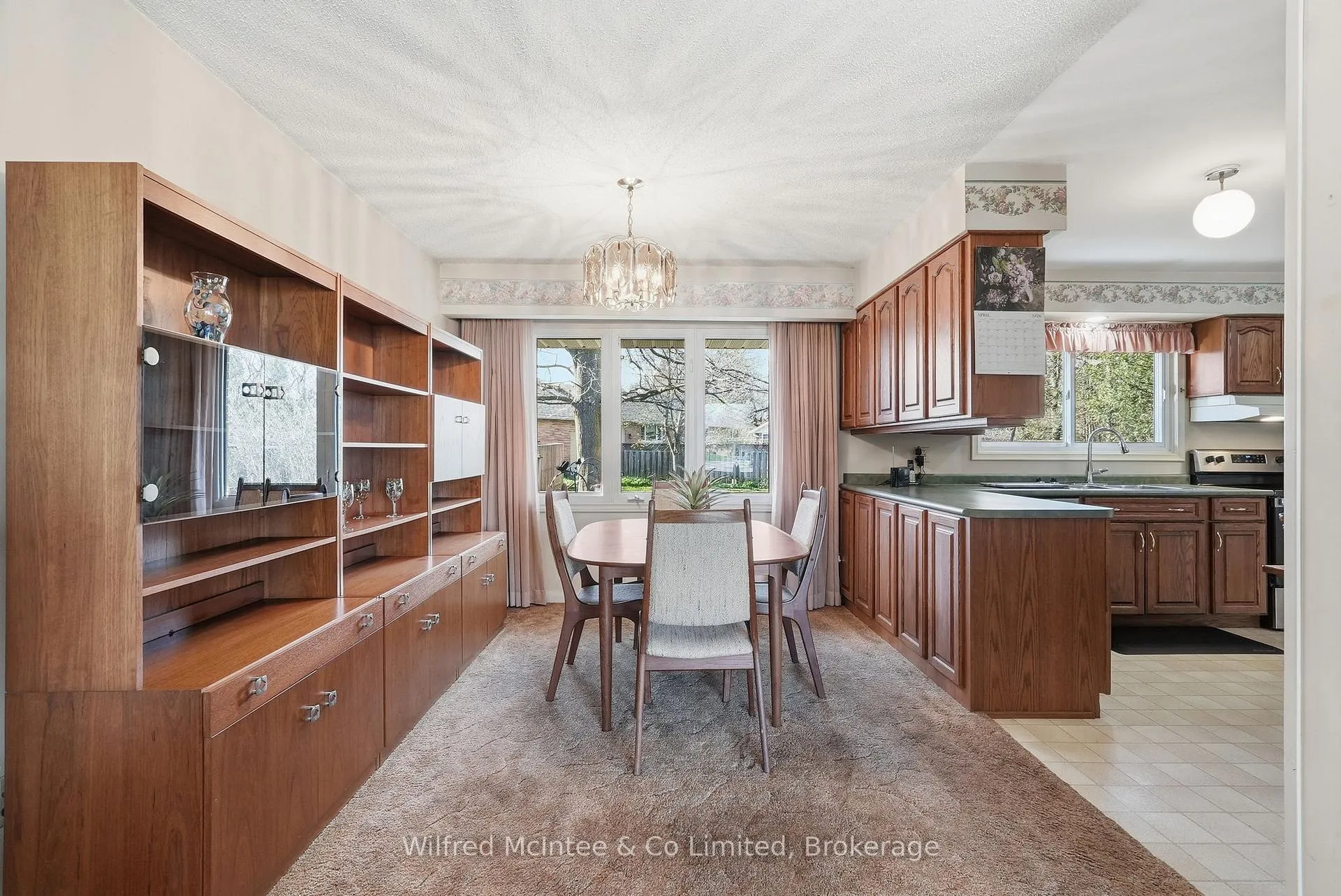Photo 13 of 15 Johnstone Boulevard, Brockton — HOMEH