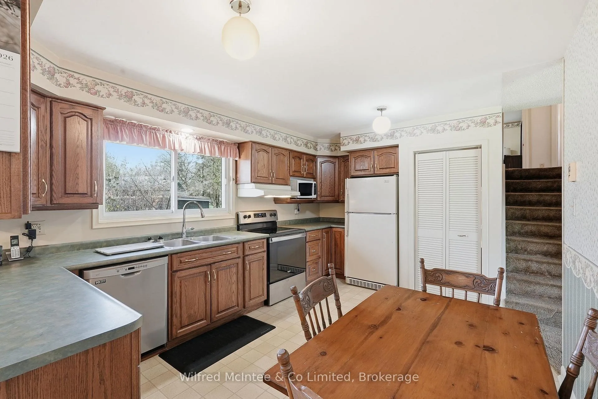 Photo 16 of 15 Johnstone Boulevard, Brockton — HOMEH