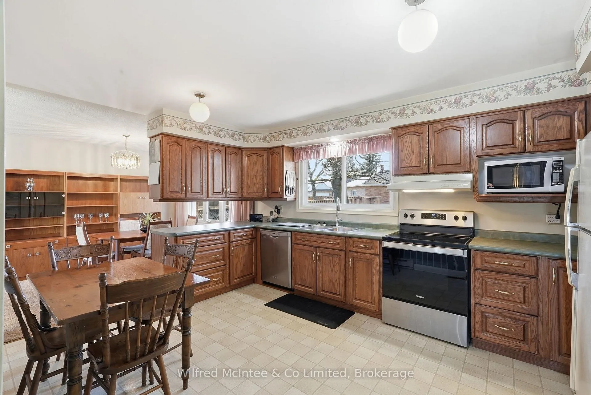 Photo 17 of 15 Johnstone Boulevard, Brockton — HOMEH