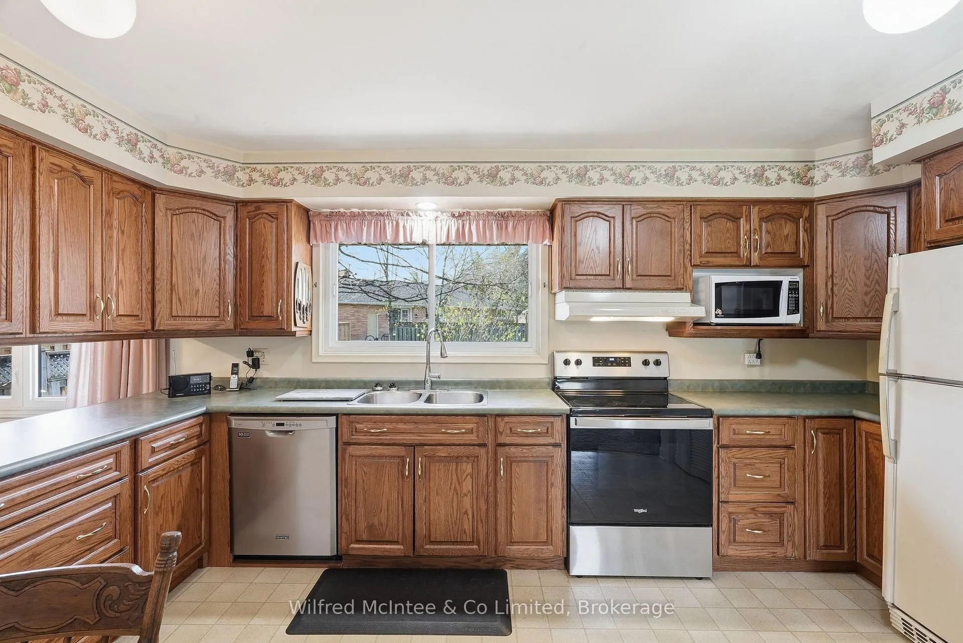 Photo 18 of 15 Johnstone Boulevard, Brockton — HOMEH