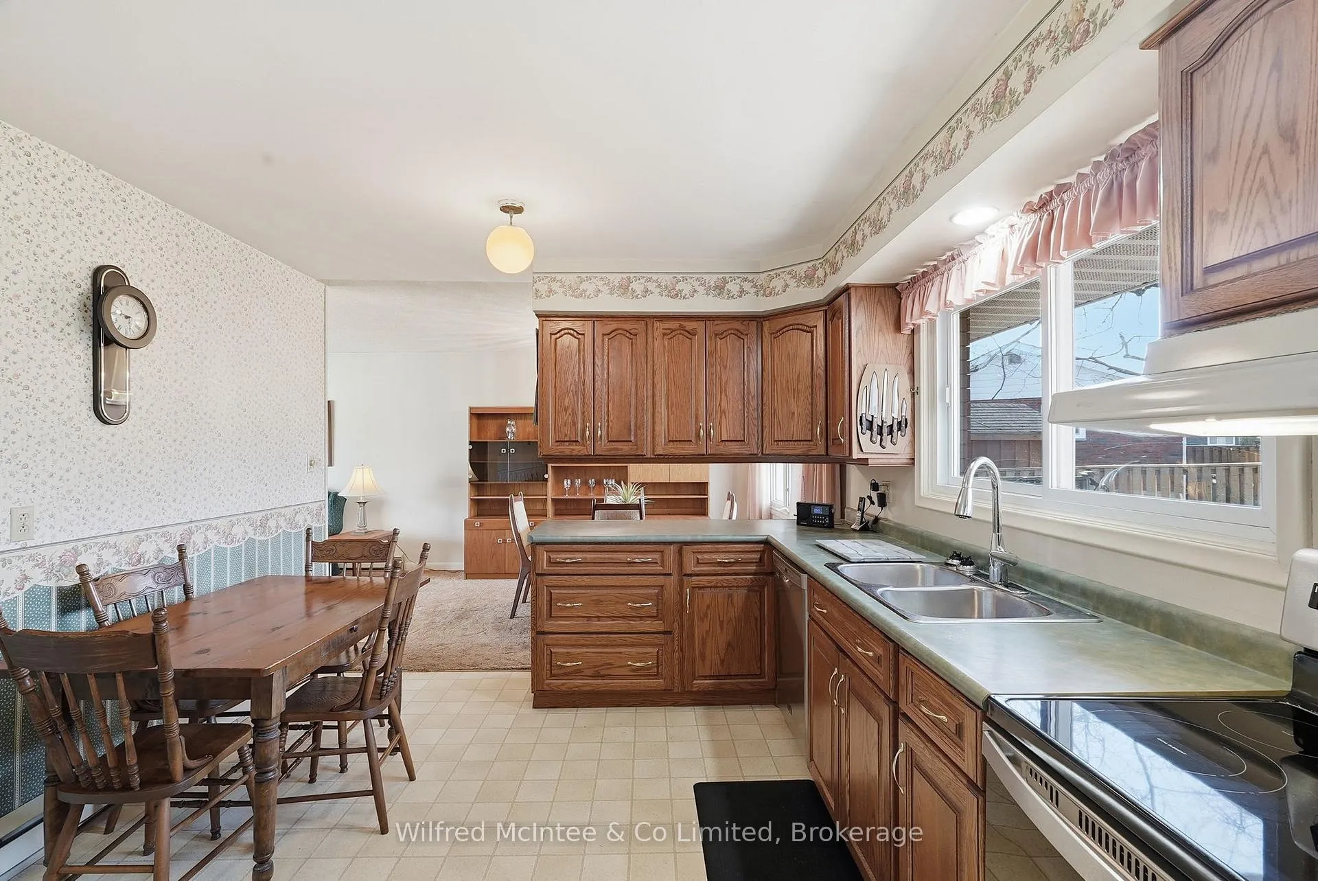 Photo 19 of 15 Johnstone Boulevard, Brockton — HOMEH