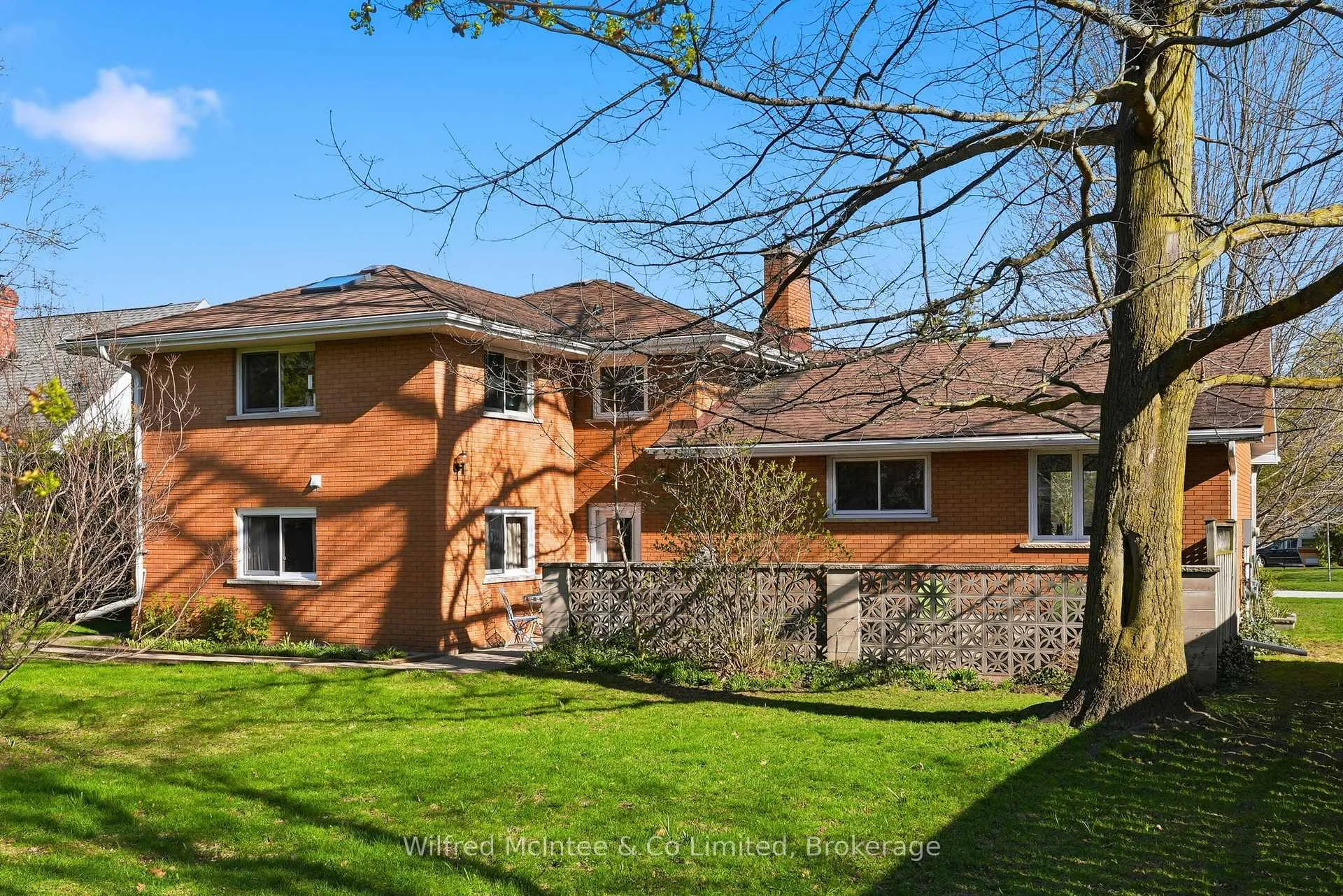 Photo 41 of 15 Johnstone Boulevard, Brockton — HOMEH