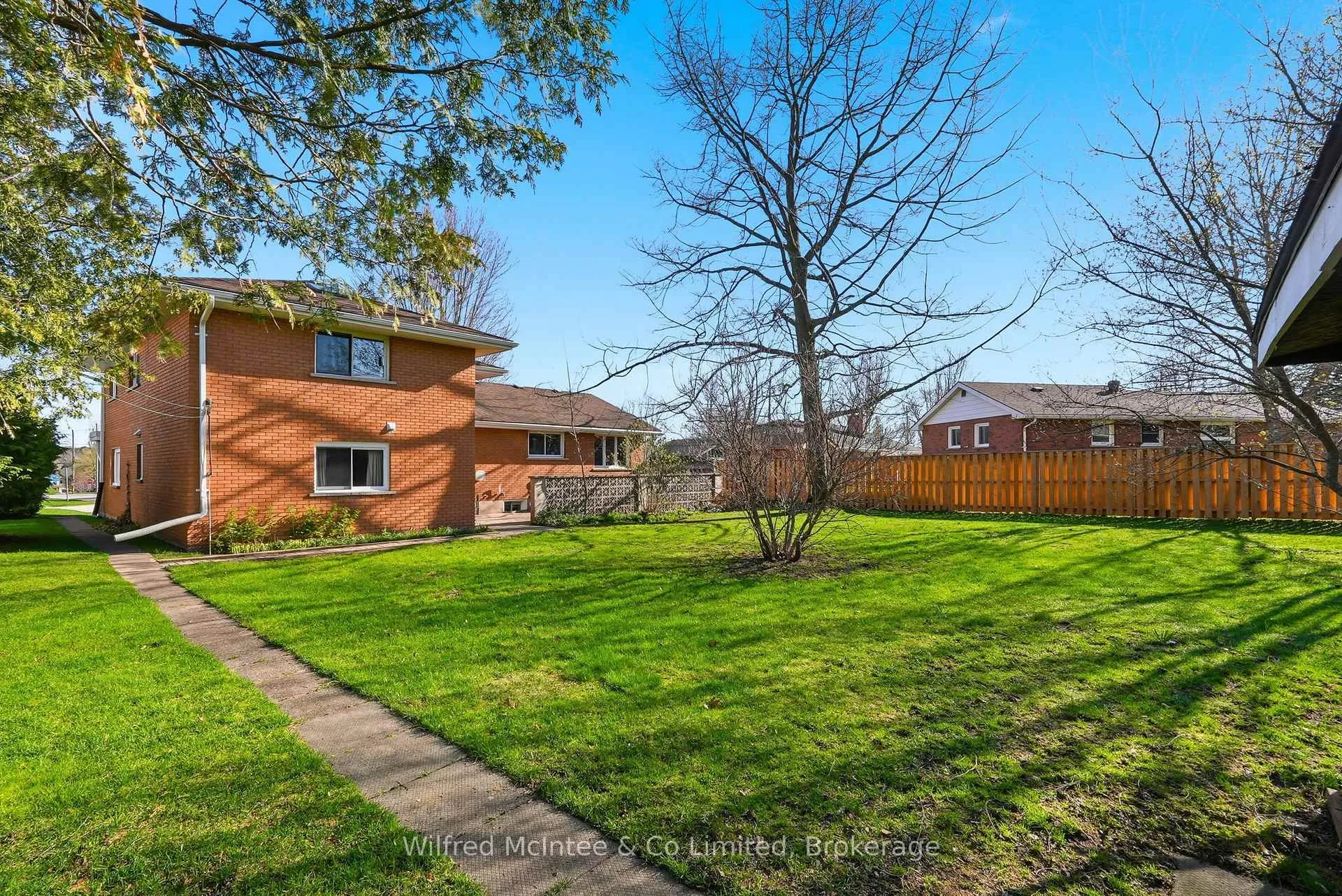 Photo 42 of 15 Johnstone Boulevard, Brockton — HOMEH