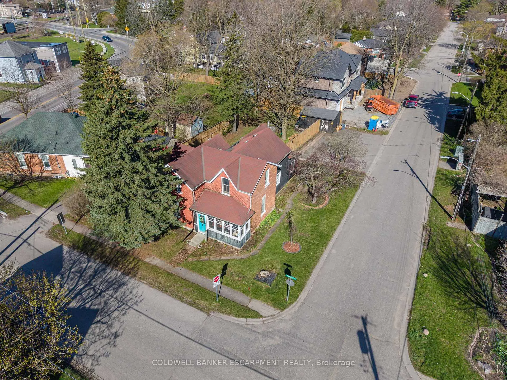 Photo 2 of 219 Arthur Street, Halton Hills, Acton — HOMEH