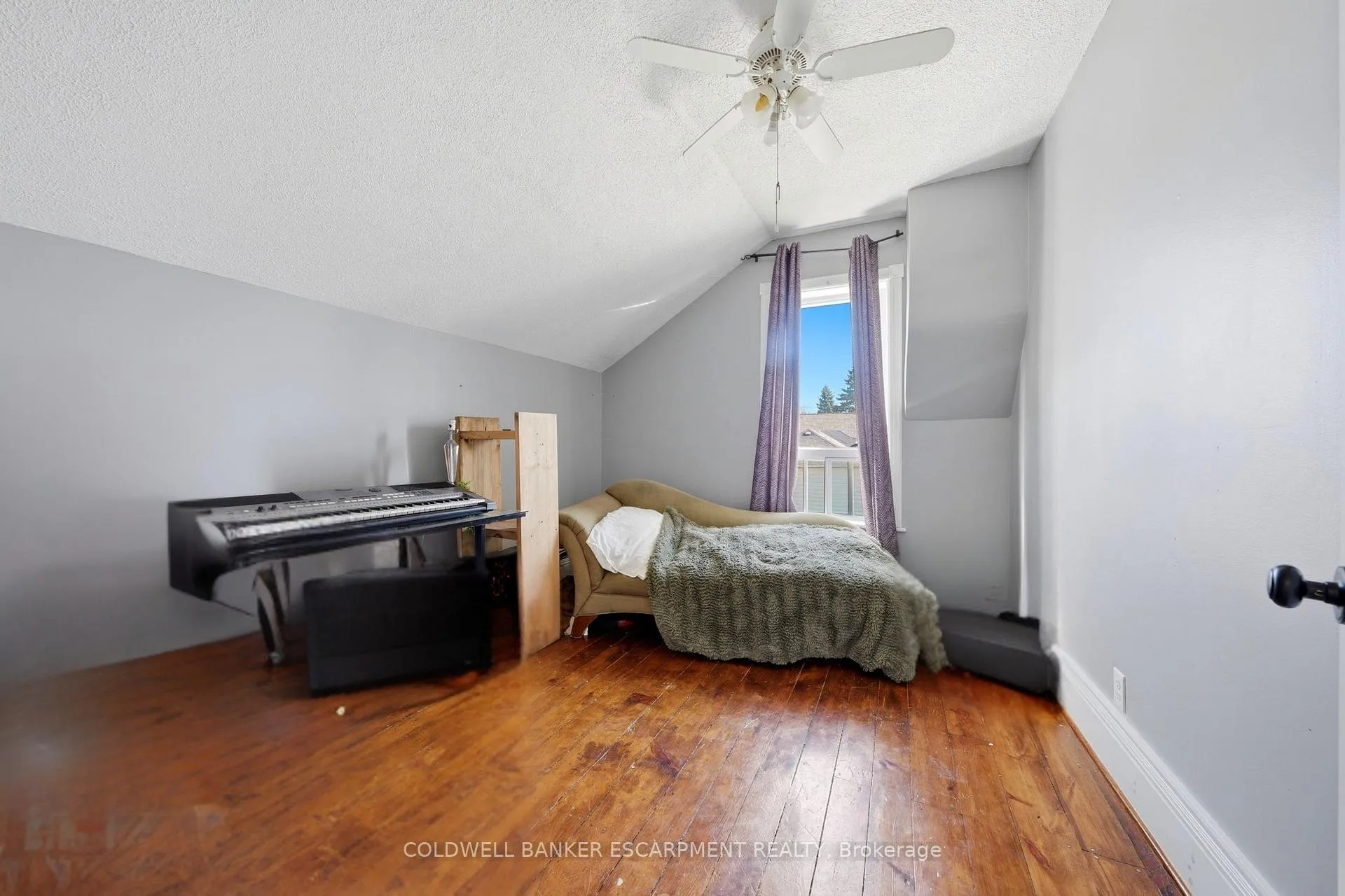 Photo 33 of 219 Arthur Street, Halton Hills, Acton — HOMEH