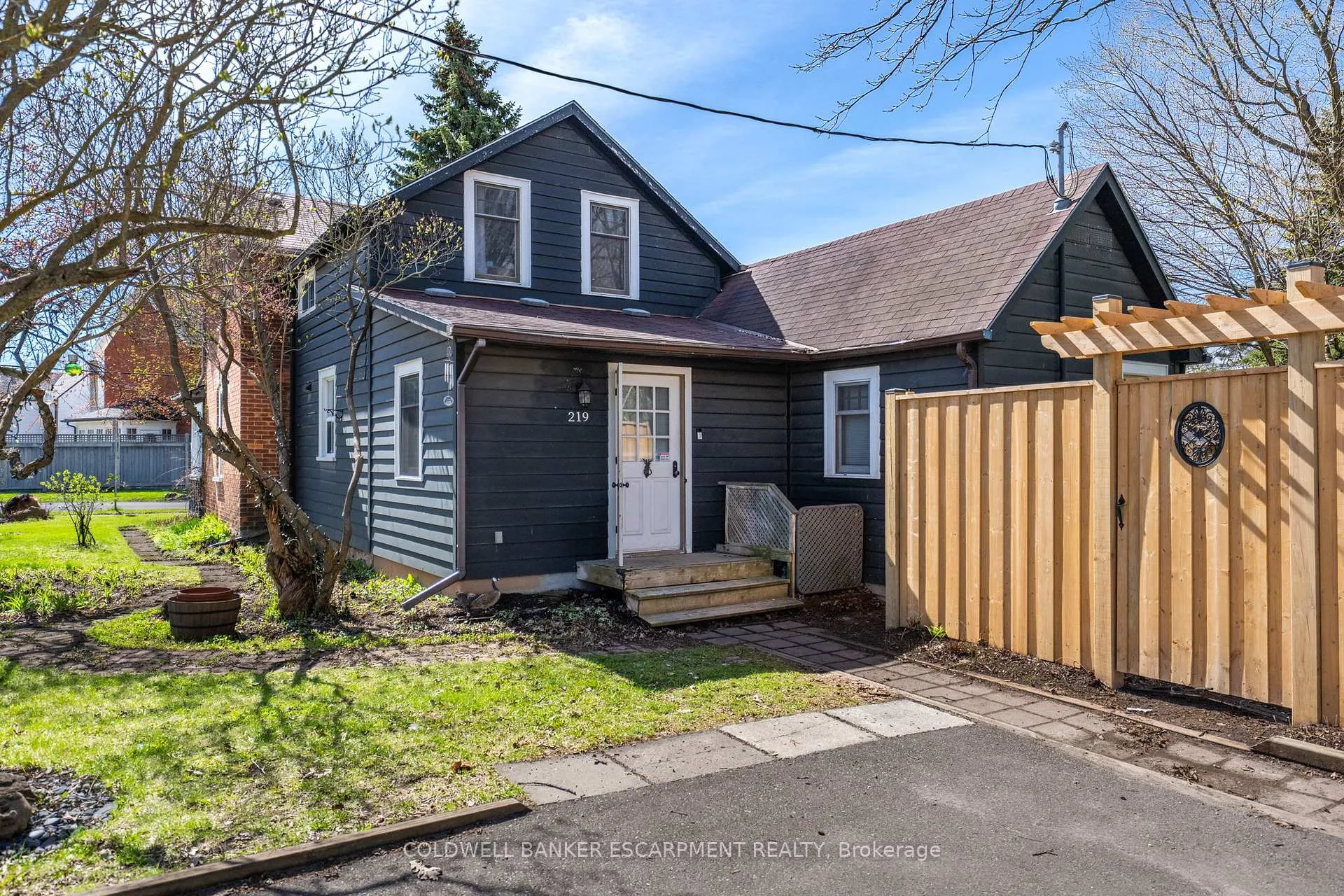 Photo 34 of 219 Arthur Street, Halton Hills, Acton — HOMEH