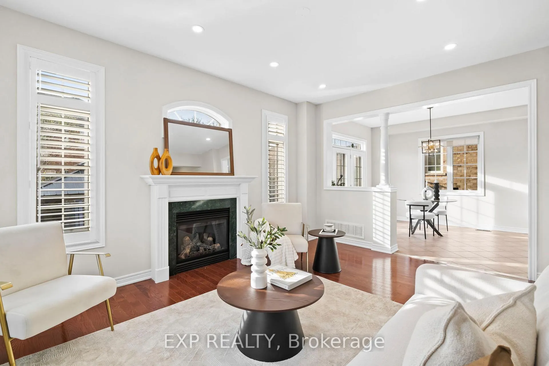 Photo 4 of 16 Caprara Crescent, Markham, Box Grove — HOMEH