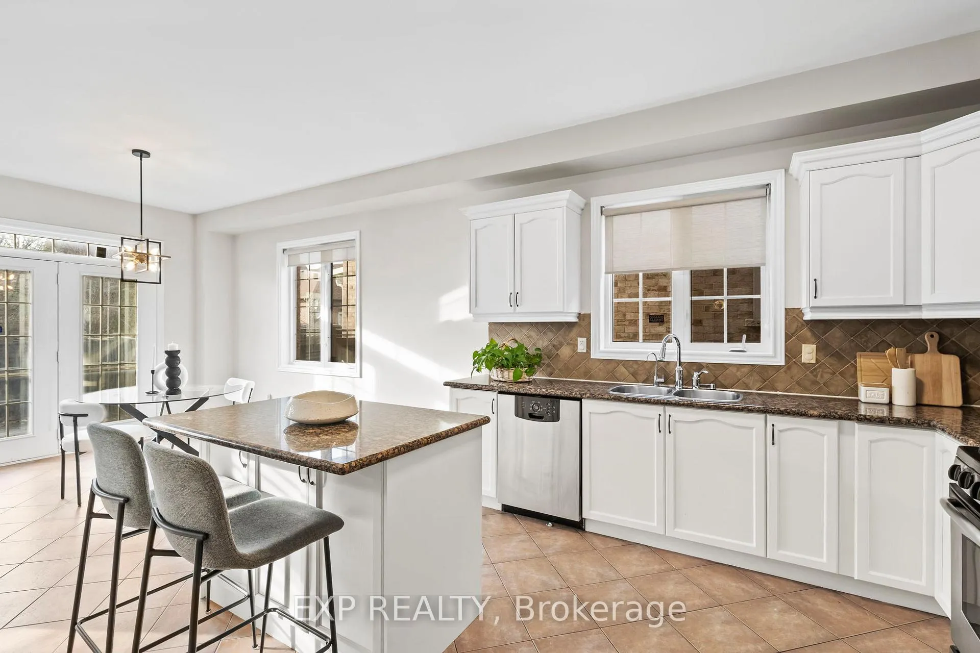 Photo 6 of 16 Caprara Crescent, Markham, Box Grove — HOMEH