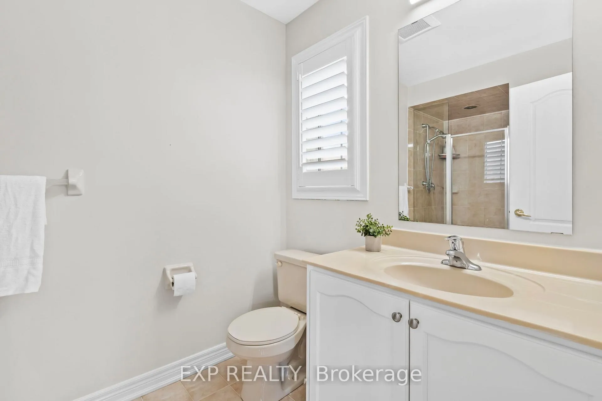 Photo 12 of 16 Caprara Crescent, Markham, Box Grove — HOMEH