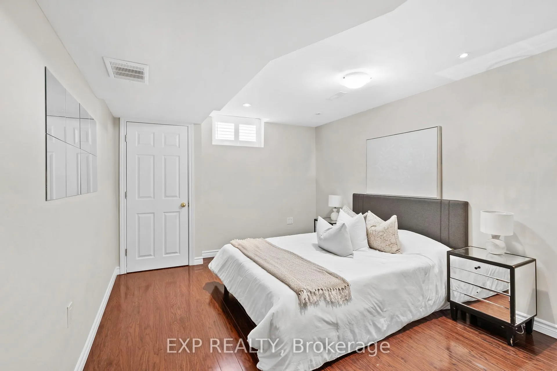 Photo 21 of 16 Caprara Crescent, Markham, Box Grove — HOMEH