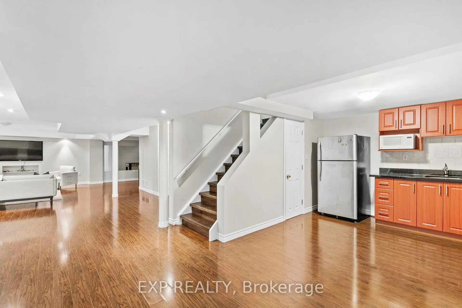 Photo 23 of 16 Caprara Crescent, Markham, Box Grove — HOMEH
