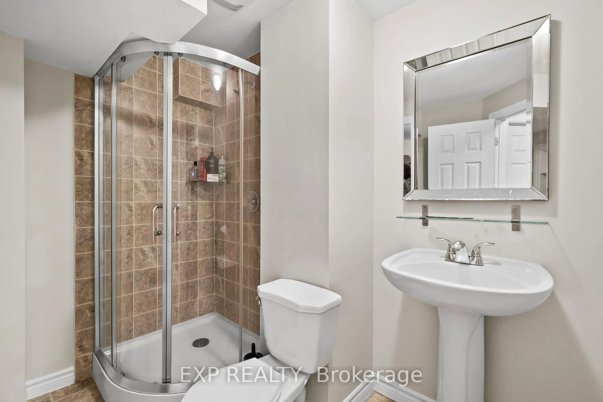 Photo 25 of 16 Caprara Crescent, Markham, Box Grove — HOMEH