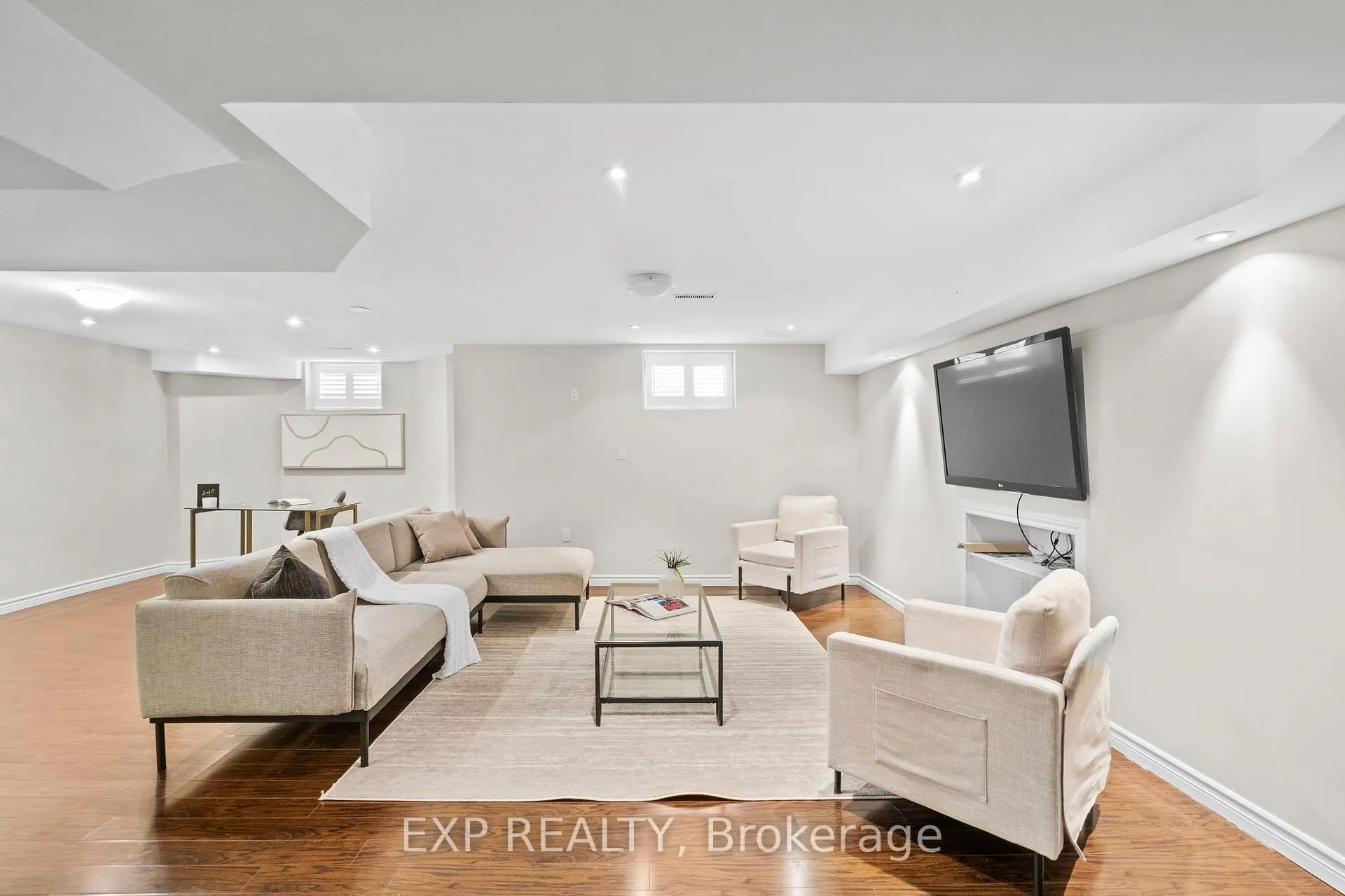 Photo 26 of 16 Caprara Crescent, Markham, Box Grove — HOMEH