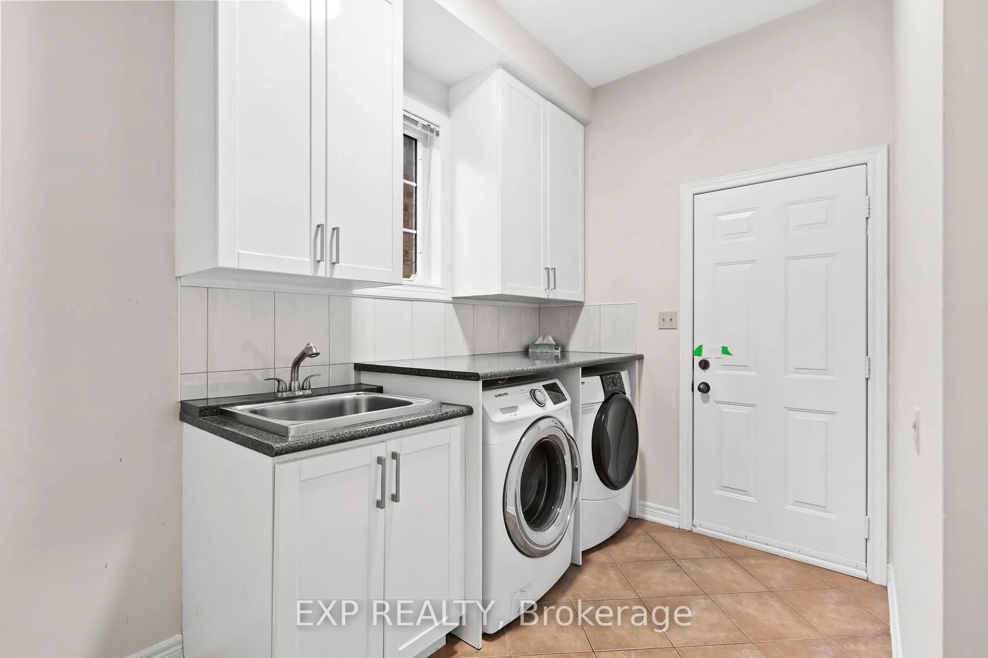 Photo 28 of 16 Caprara Crescent, Markham, Box Grove — HOMEH