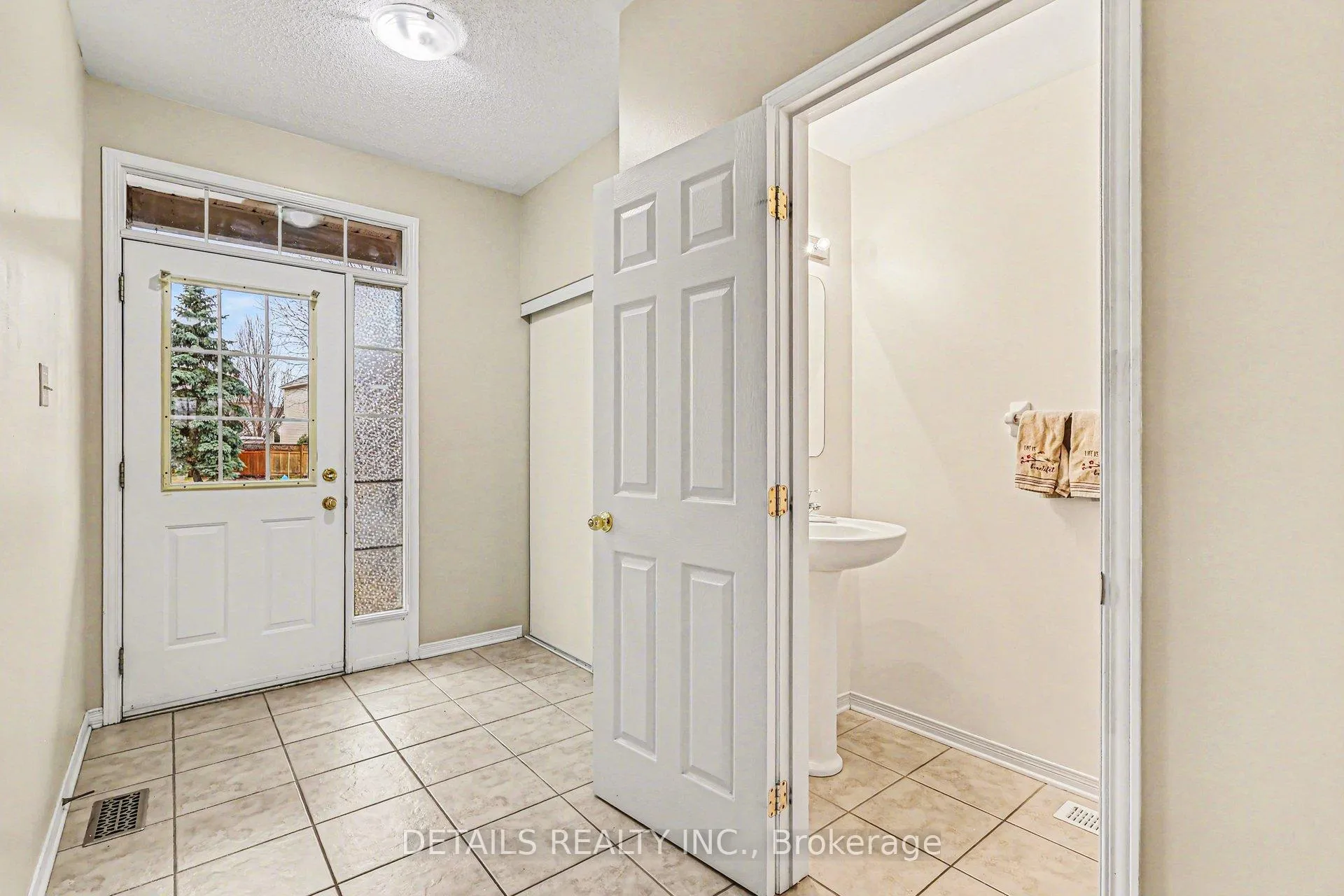 Photo 2 of 1109 Brasseur Crescent, Ottawa, Fallingbrook/Gardenway South — HOMEH