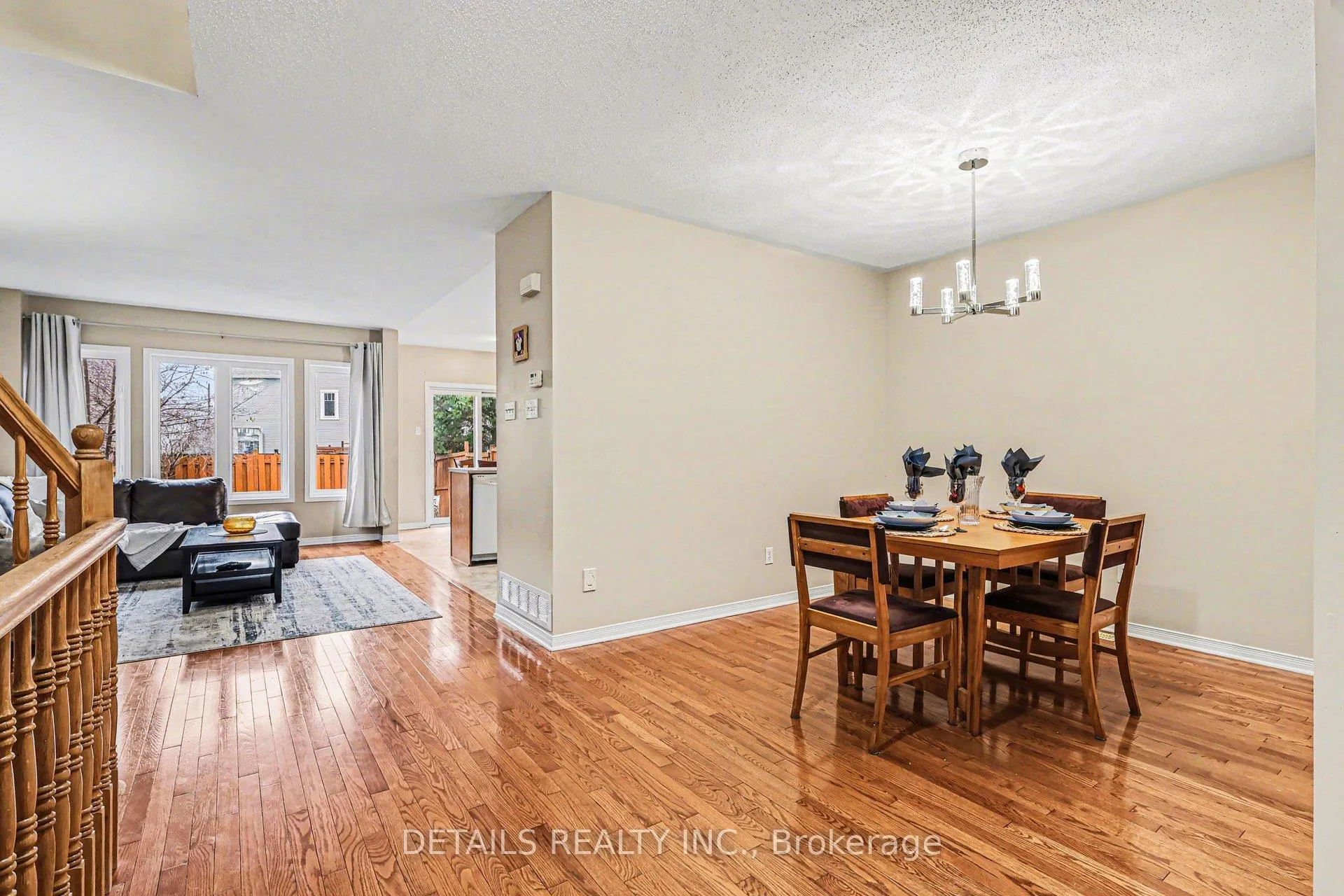 Photo 6 of 1109 Brasseur Crescent, Ottawa, Fallingbrook/Gardenway South — HOMEH