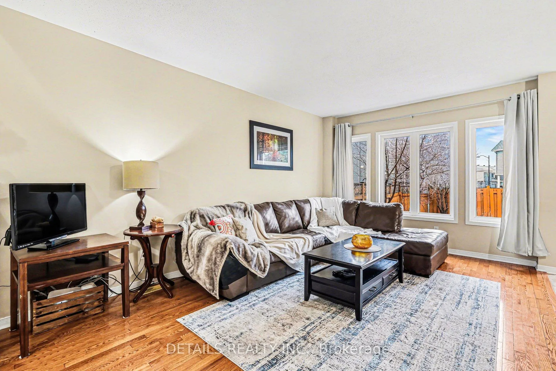 Photo 7 of 1109 Brasseur Crescent, Ottawa, Fallingbrook/Gardenway South — HOMEH