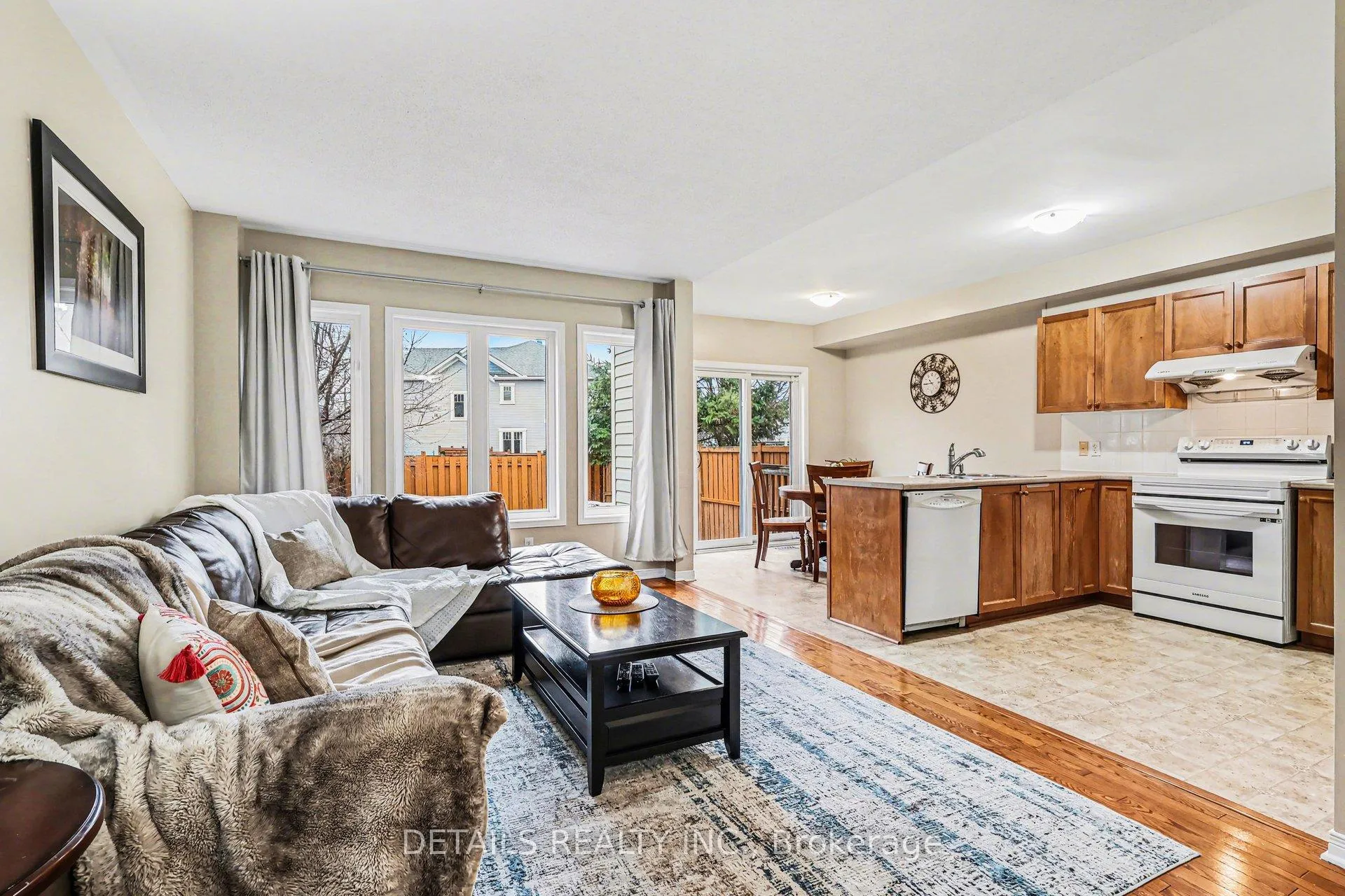 Photo 8 of 1109 Brasseur Crescent, Ottawa, Fallingbrook/Gardenway South — HOMEH
