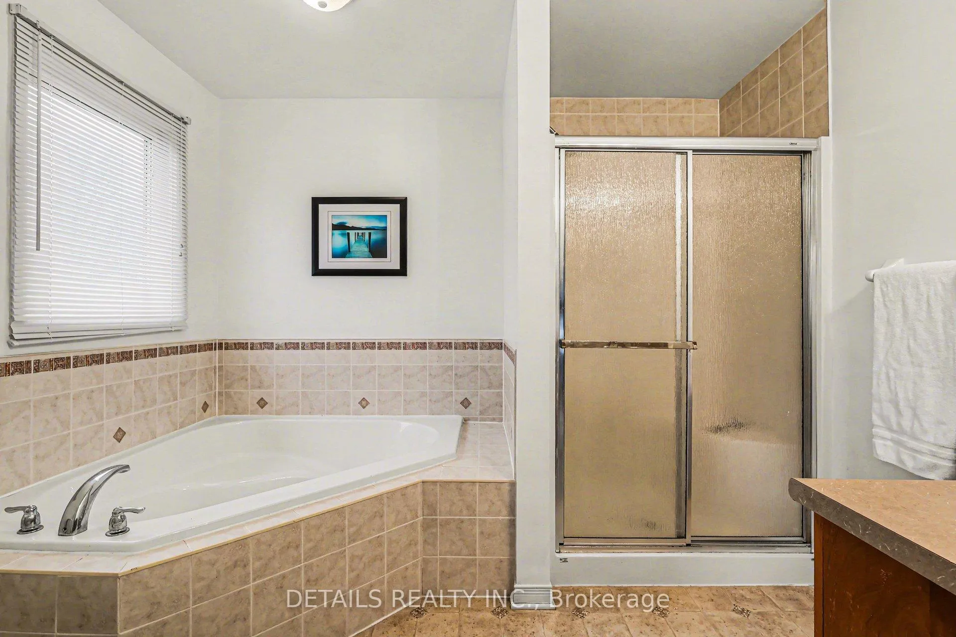 Photo 14 of 1109 Brasseur Crescent, Ottawa, Fallingbrook/Gardenway South — HOMEH