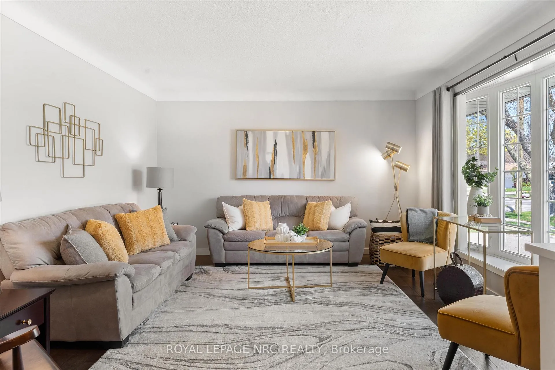 Photo 8 of 19 Logan Street, St. Catharines, Fairview — HOMEH