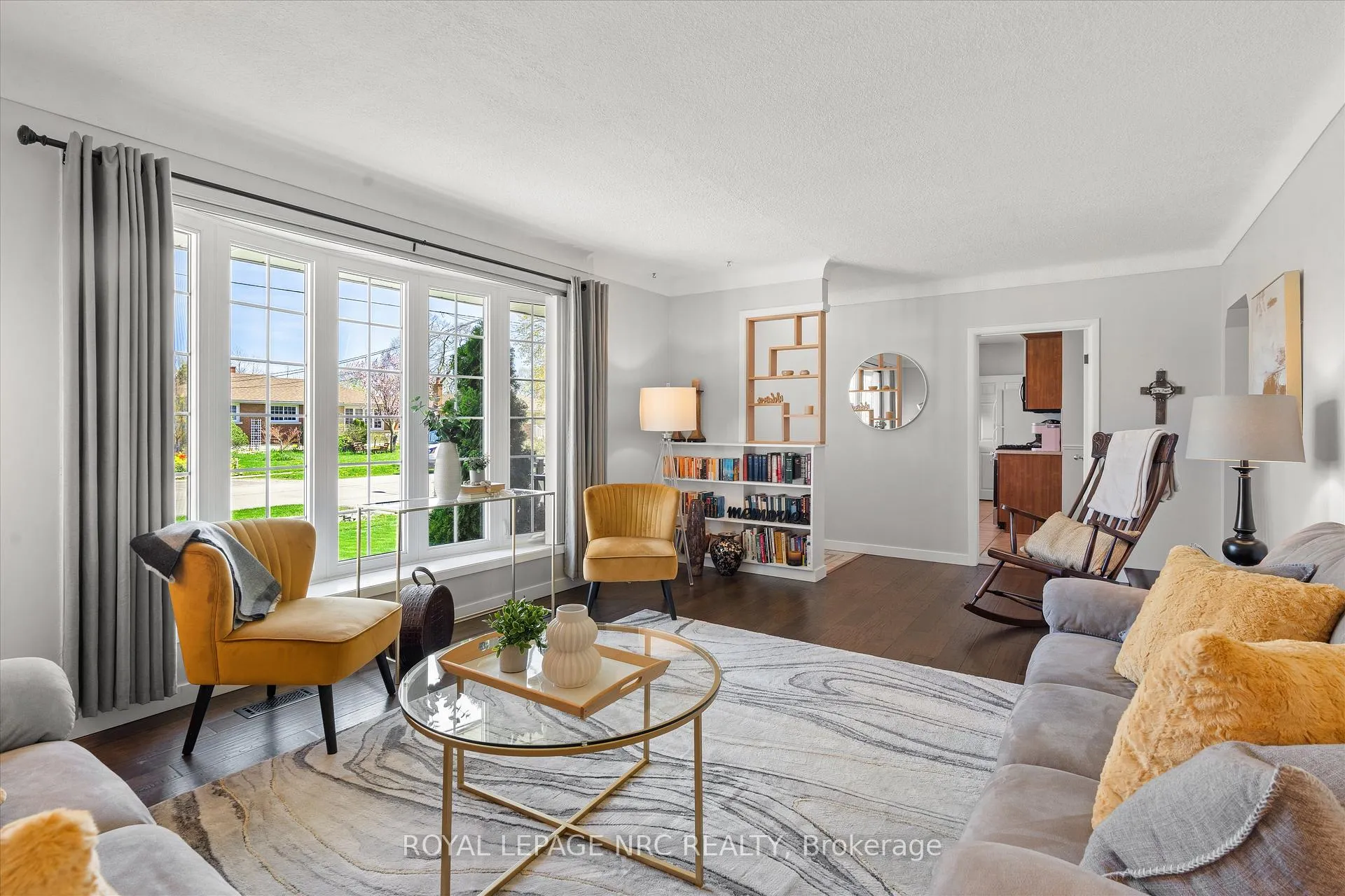 Photo 10 of 19 Logan Street, St. Catharines, Fairview — HOMEH