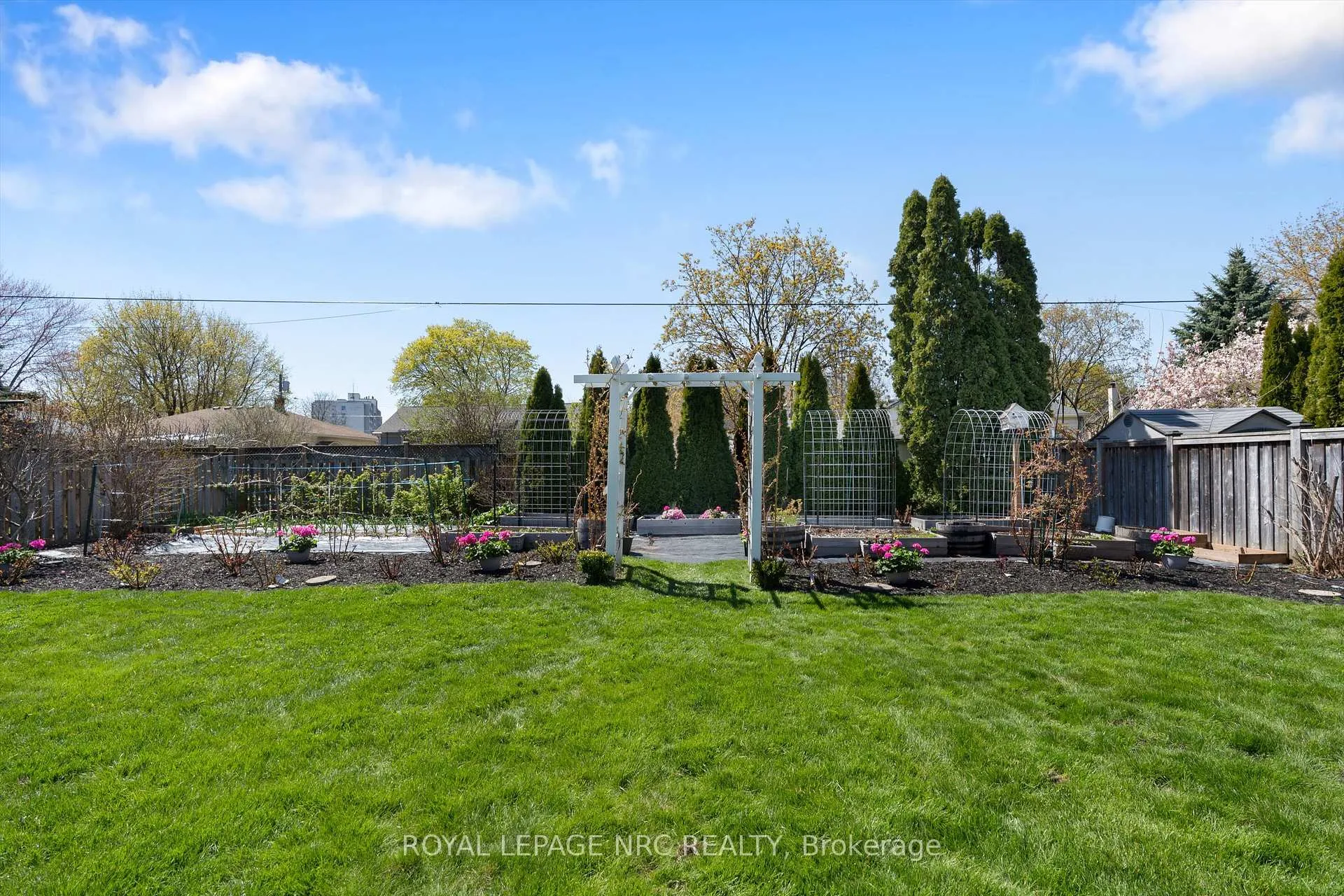 Photo 33 of 19 Logan Street, St. Catharines, Fairview — HOMEH