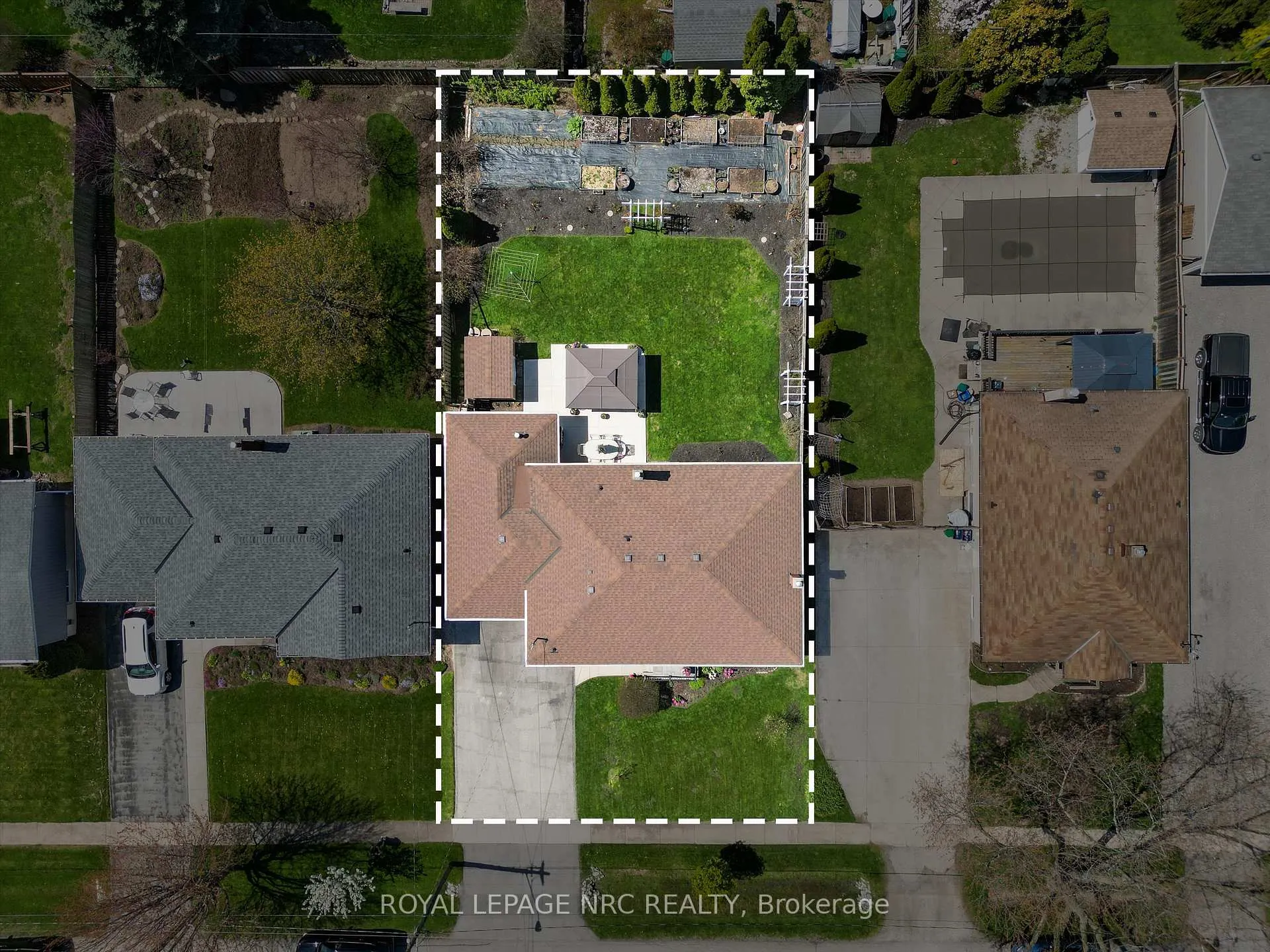 Photo 35 of 19 Logan Street, St. Catharines, Fairview — HOMEH