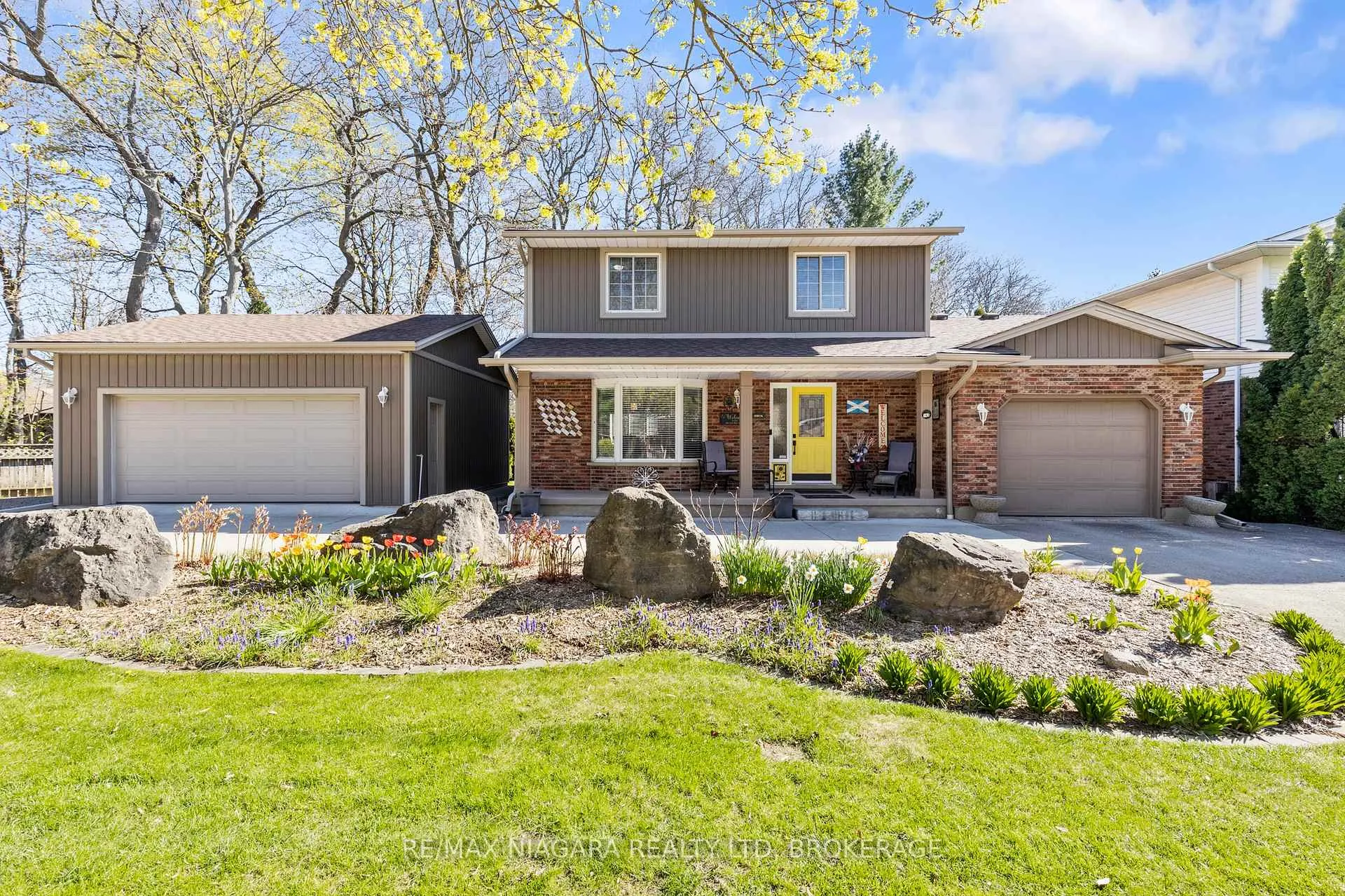Photo 2 of 143 Welland Road, Pelham, Fonthill — HOMEH