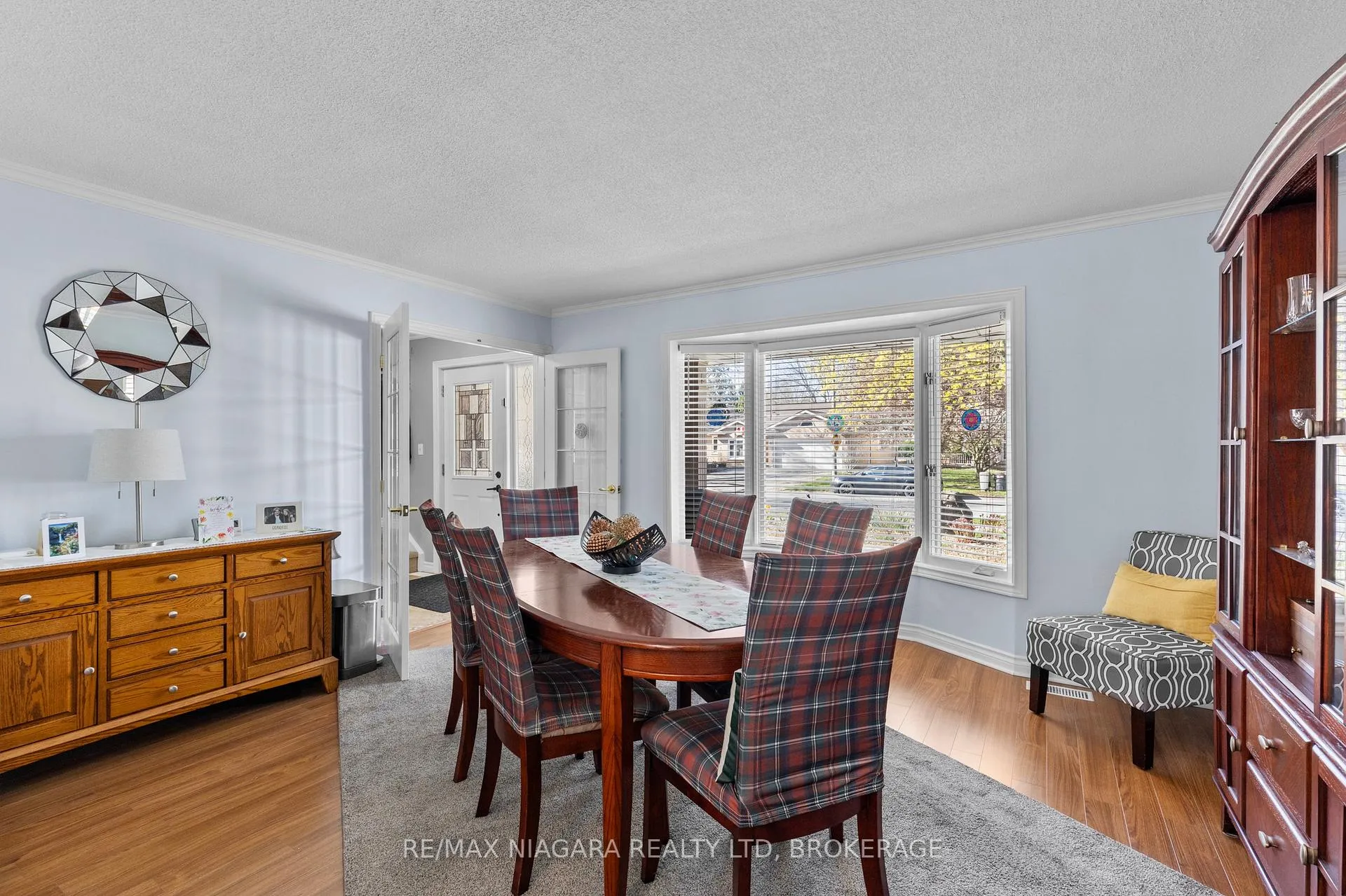 Photo 4 of 143 Welland Road, Pelham, Fonthill — HOMEH