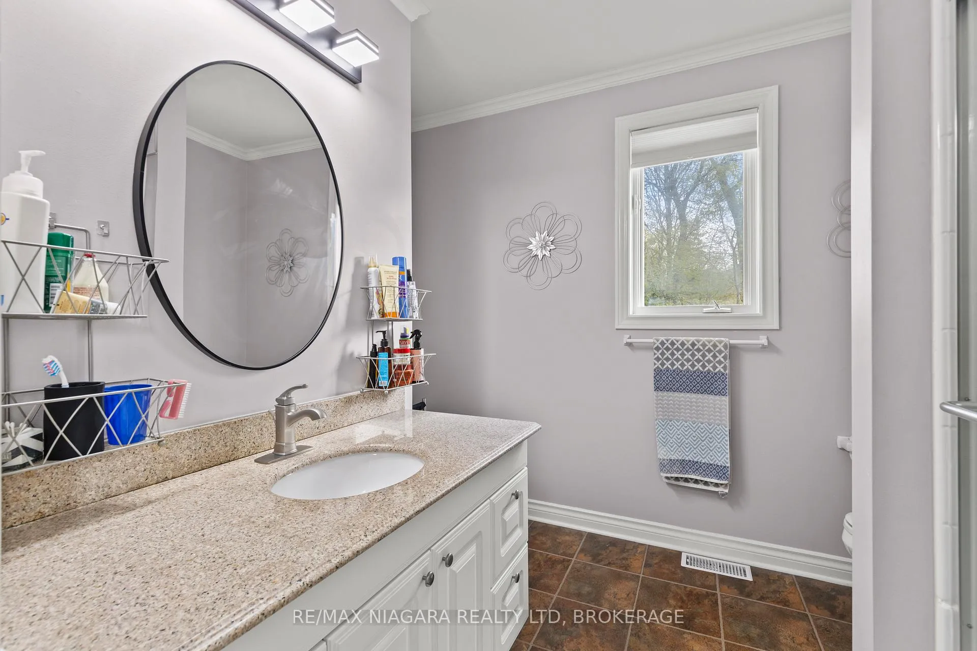 Photo 21 of 143 Welland Road, Pelham, Fonthill — HOMEH
