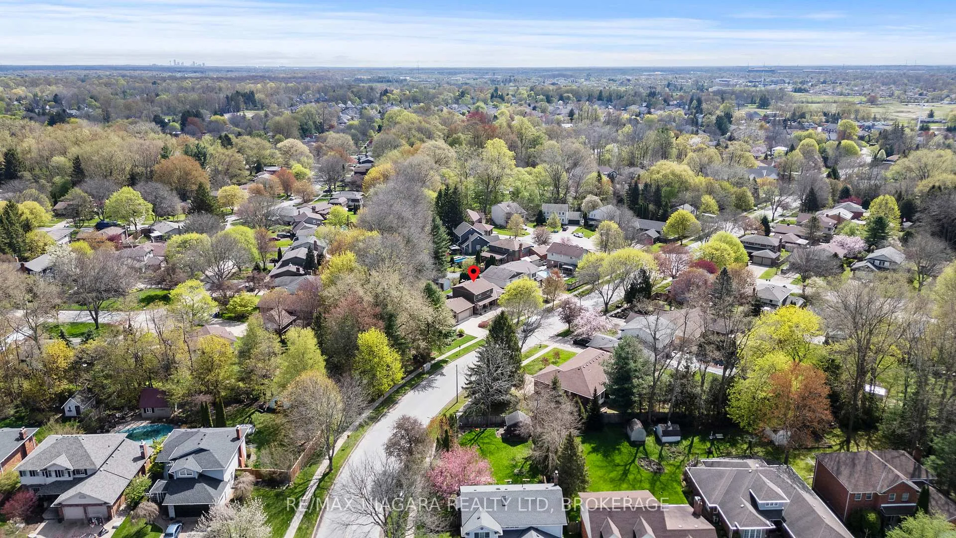Photo 32 of 143 Welland Road, Pelham, Fonthill — HOMEH