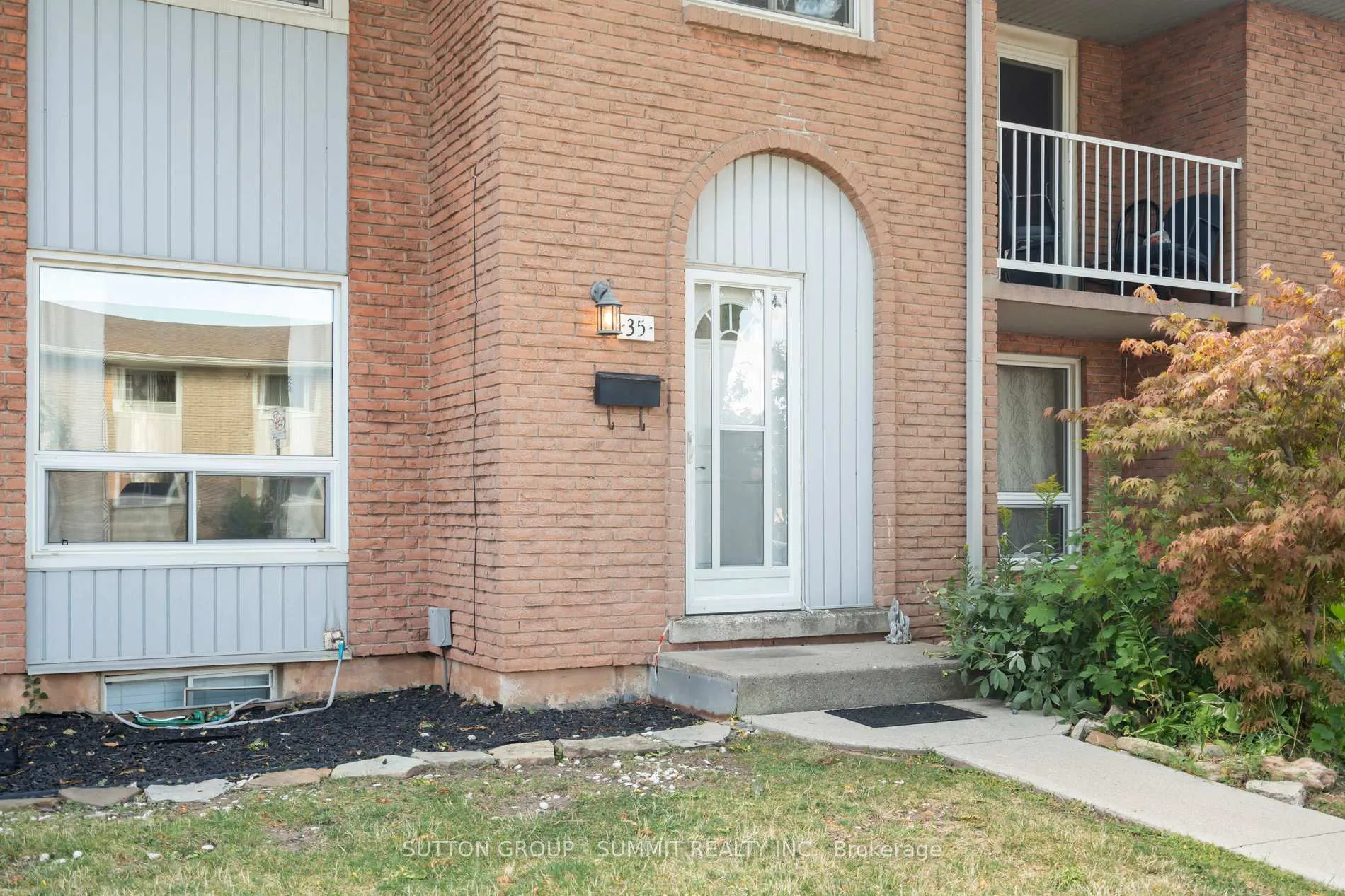 Photo 2 of Unit 35, 151 Gateshead Crescent, Hamilton, Stoney Creek — HOMEH