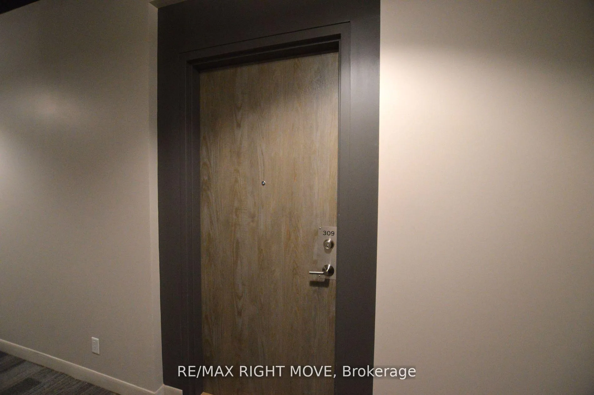 Photo 7 of Unit 309, 21 Matchedash Street S, Orillia — HOMEH