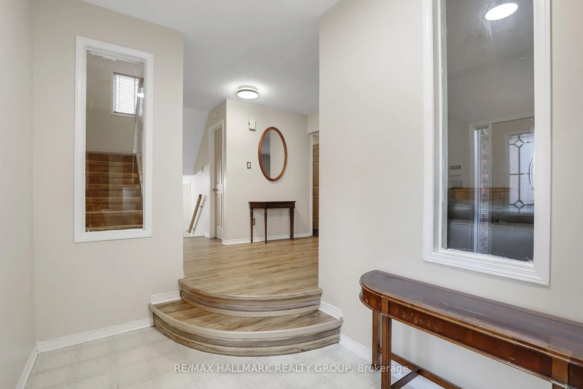 Photo 2 of 6 Robina Avenue, Ottawa, Westcliffe Estates — HOMEH