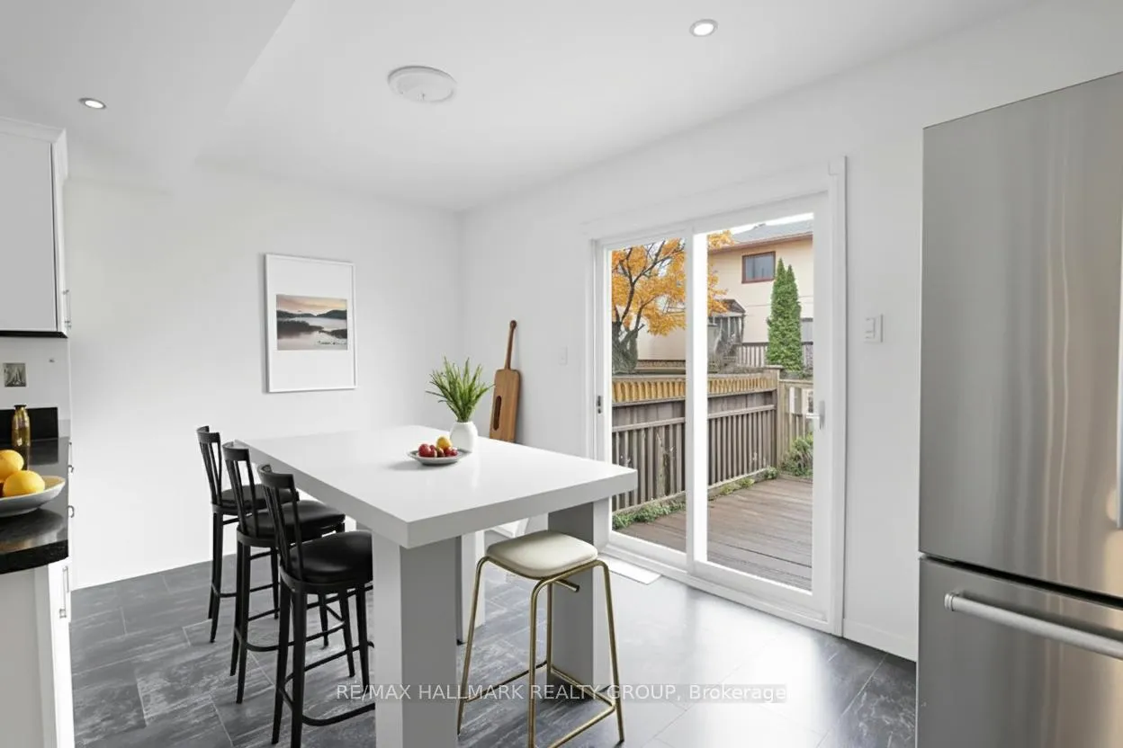 Photo 10 of 6 Robina Avenue, Ottawa, Westcliffe Estates — HOMEH