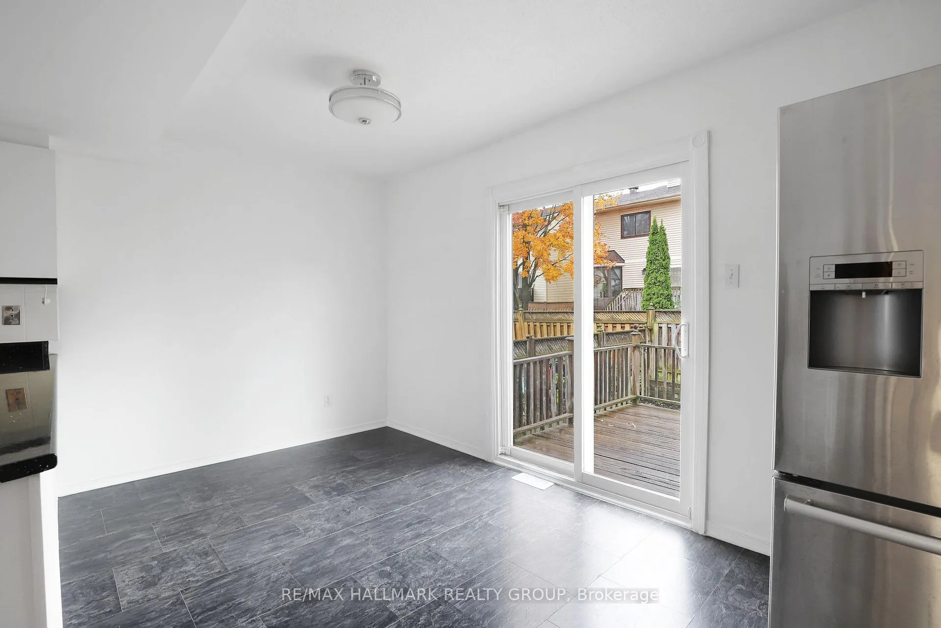 Photo 11 of 6 Robina Avenue, Ottawa, Westcliffe Estates — HOMEH