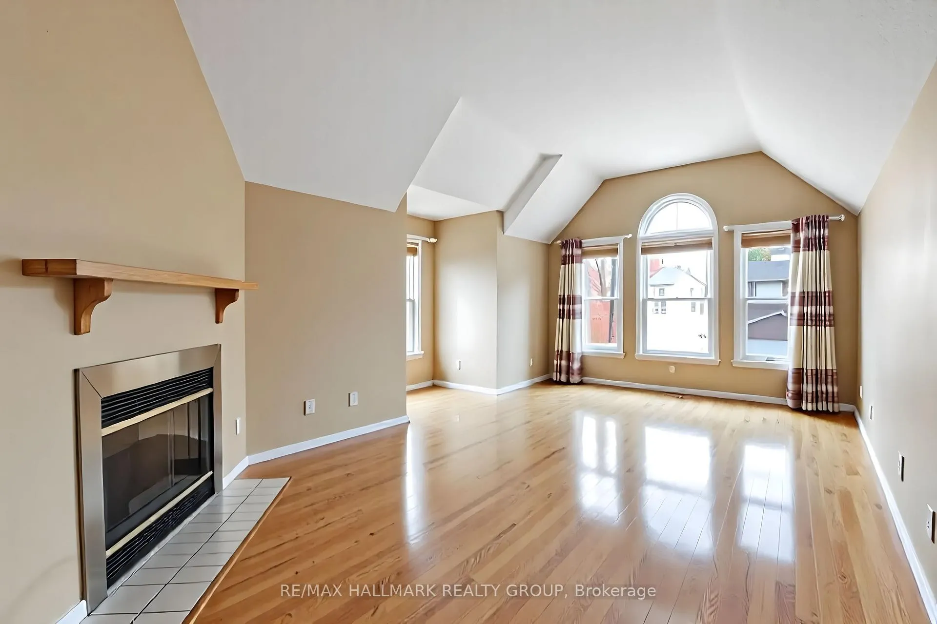 Photo 15 of 6 Robina Avenue, Ottawa, Westcliffe Estates — HOMEH