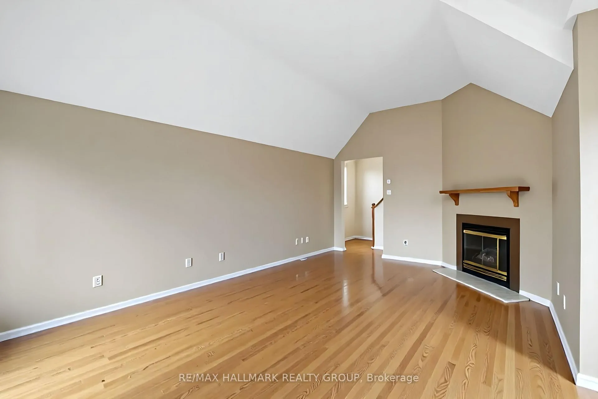 Photo 16 of 6 Robina Avenue, Ottawa, Westcliffe Estates — HOMEH