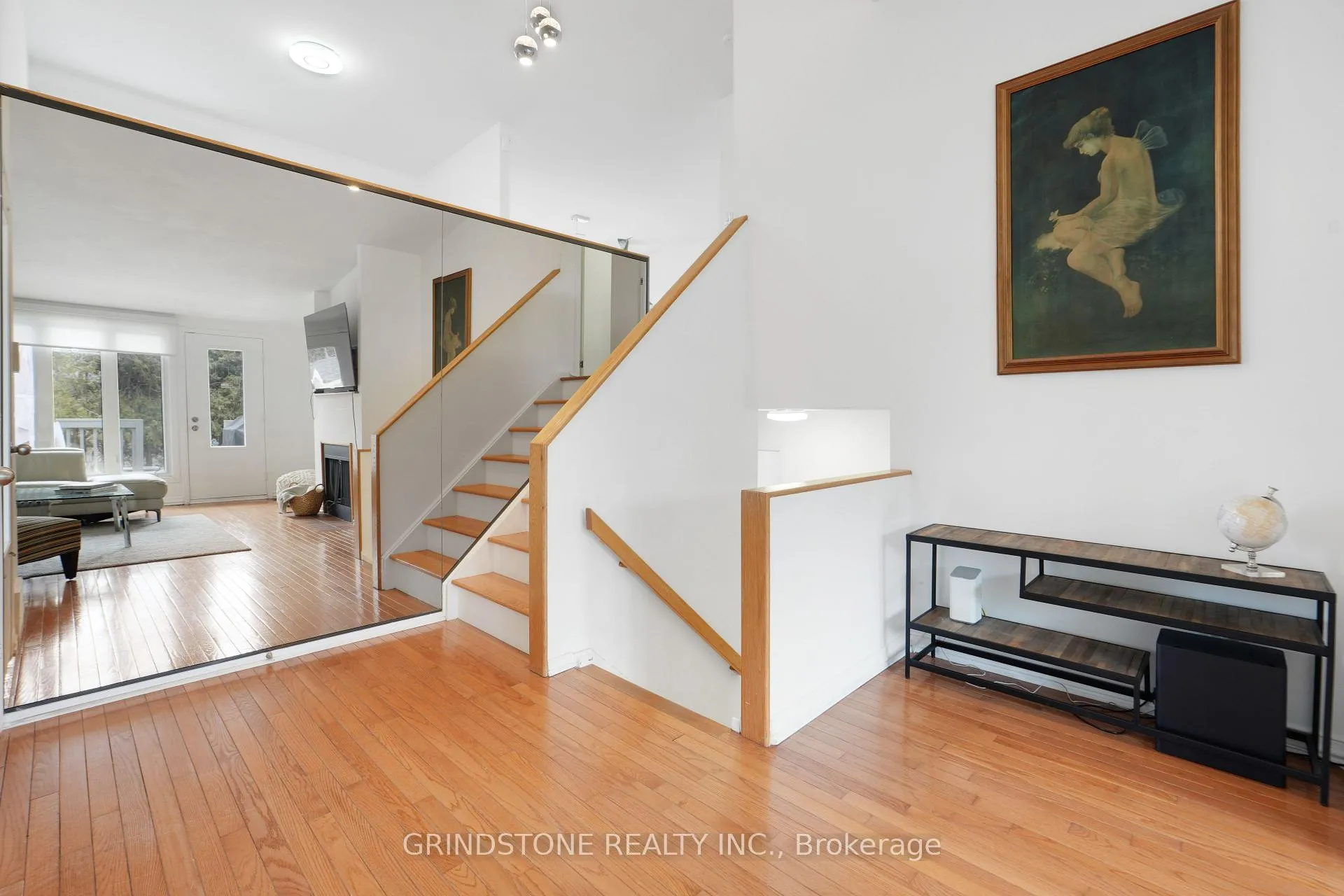 Photo 5 of 1080 Alenmede Crescent, Ottawa, Fairfield Heights — HOMEH