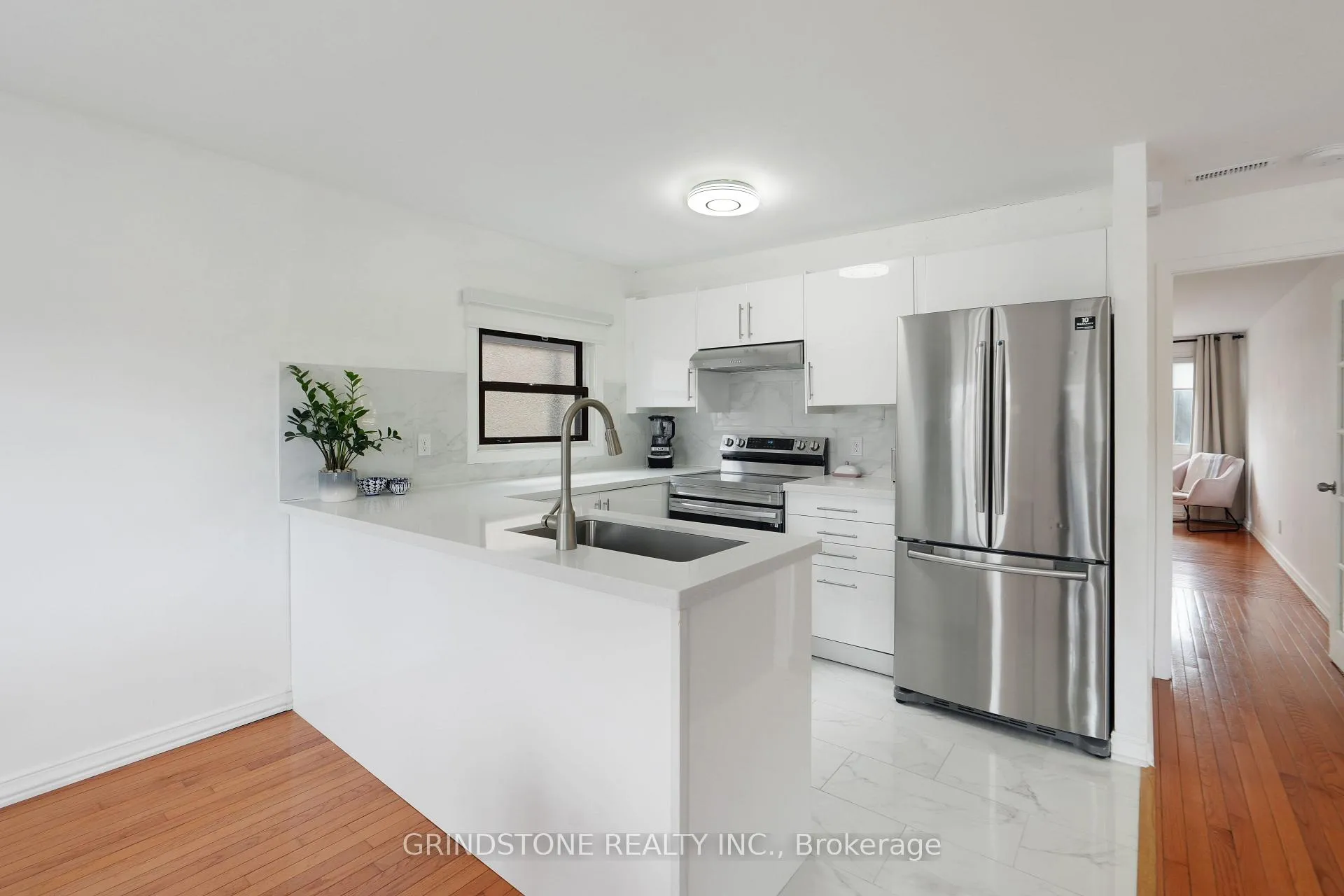 Photo 7 of 1080 Alenmede Crescent, Ottawa, Fairfield Heights — HOMEH
