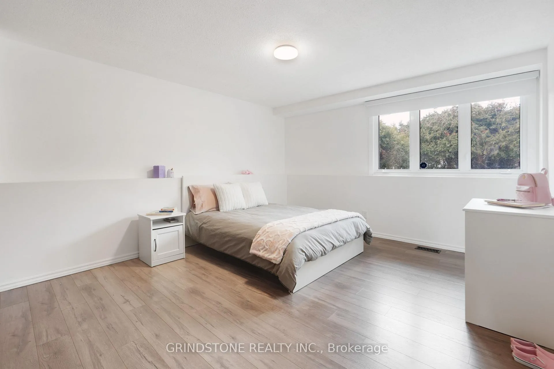 Photo 18 of 1080 Alenmede Crescent, Ottawa, Fairfield Heights — HOMEH