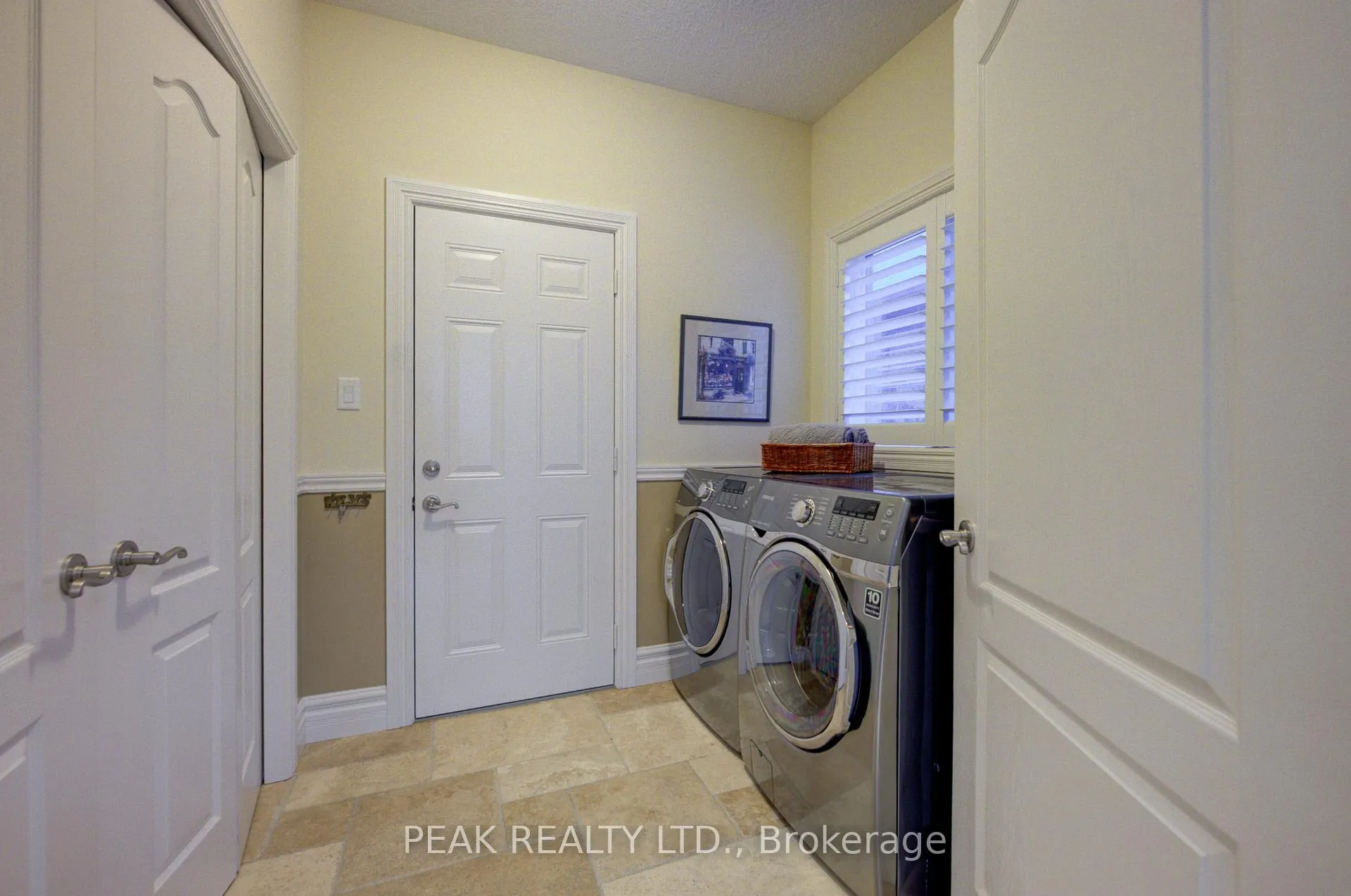 Photo 24 of 175 Stonecroft Way, Wilmot — HOMEH