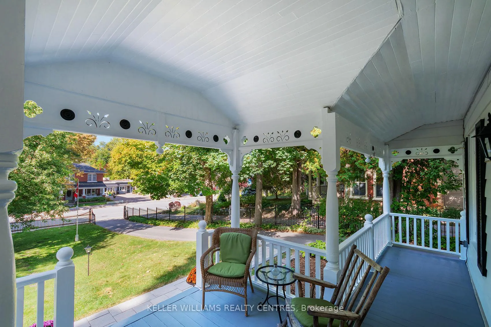Photo 6 of 332 Main Street, King, Schomberg — HOMEH
