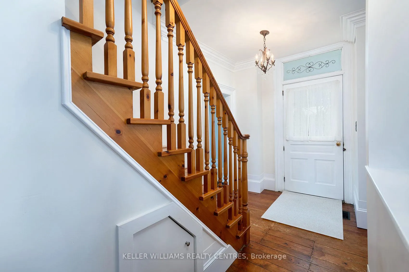 Photo 10 of 332 Main Street, King, Schomberg — HOMEH