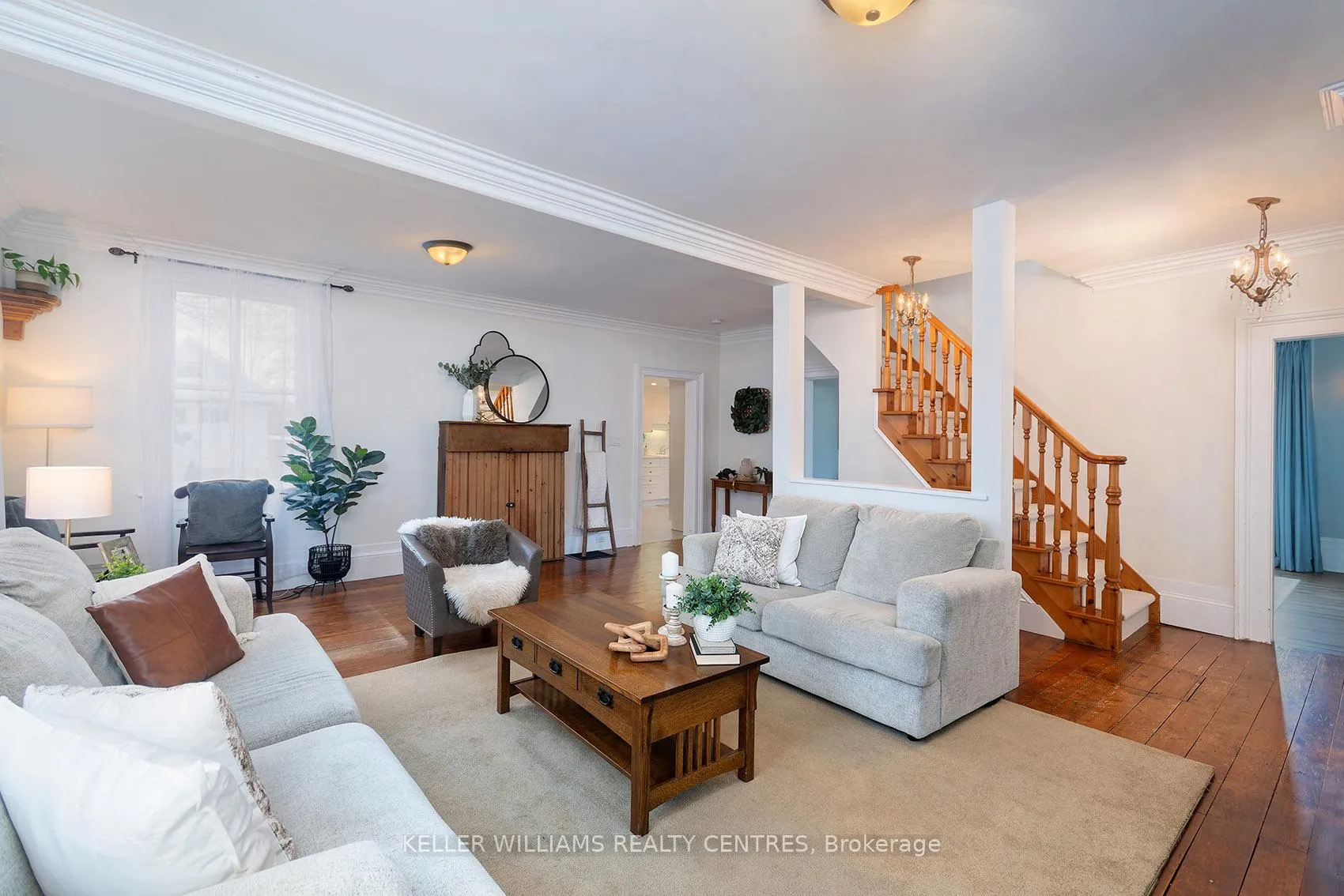 Photo 12 of 332 Main Street, King, Schomberg — HOMEH