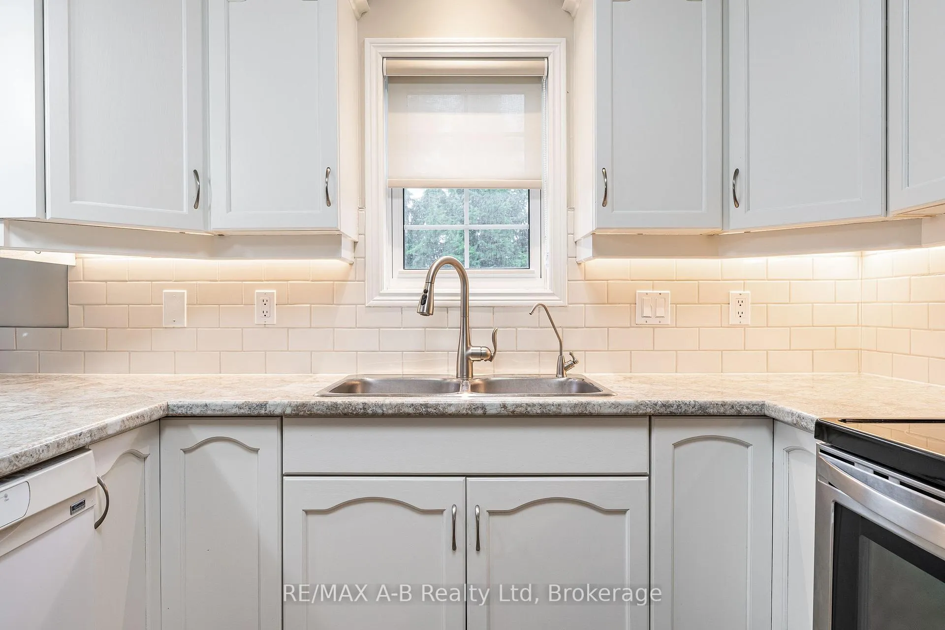 Photo 20 of Unit 12, 30 Ann Street, St. Marys — HOMEH