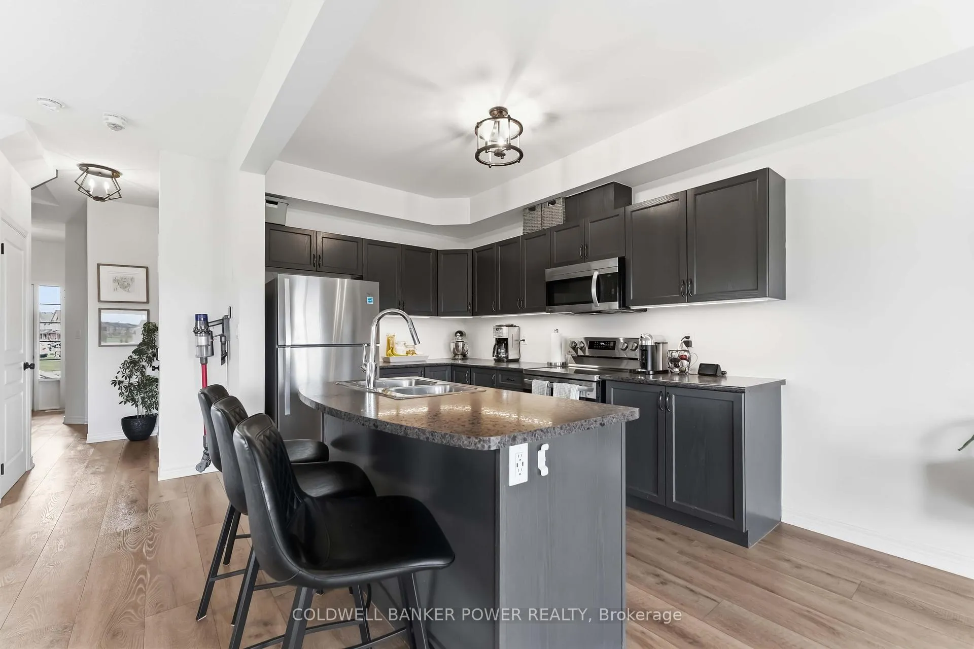 Photo 15 of 151 Lormont Boulevard, Hamilton, Stoney Creek Mountain — HOMEH