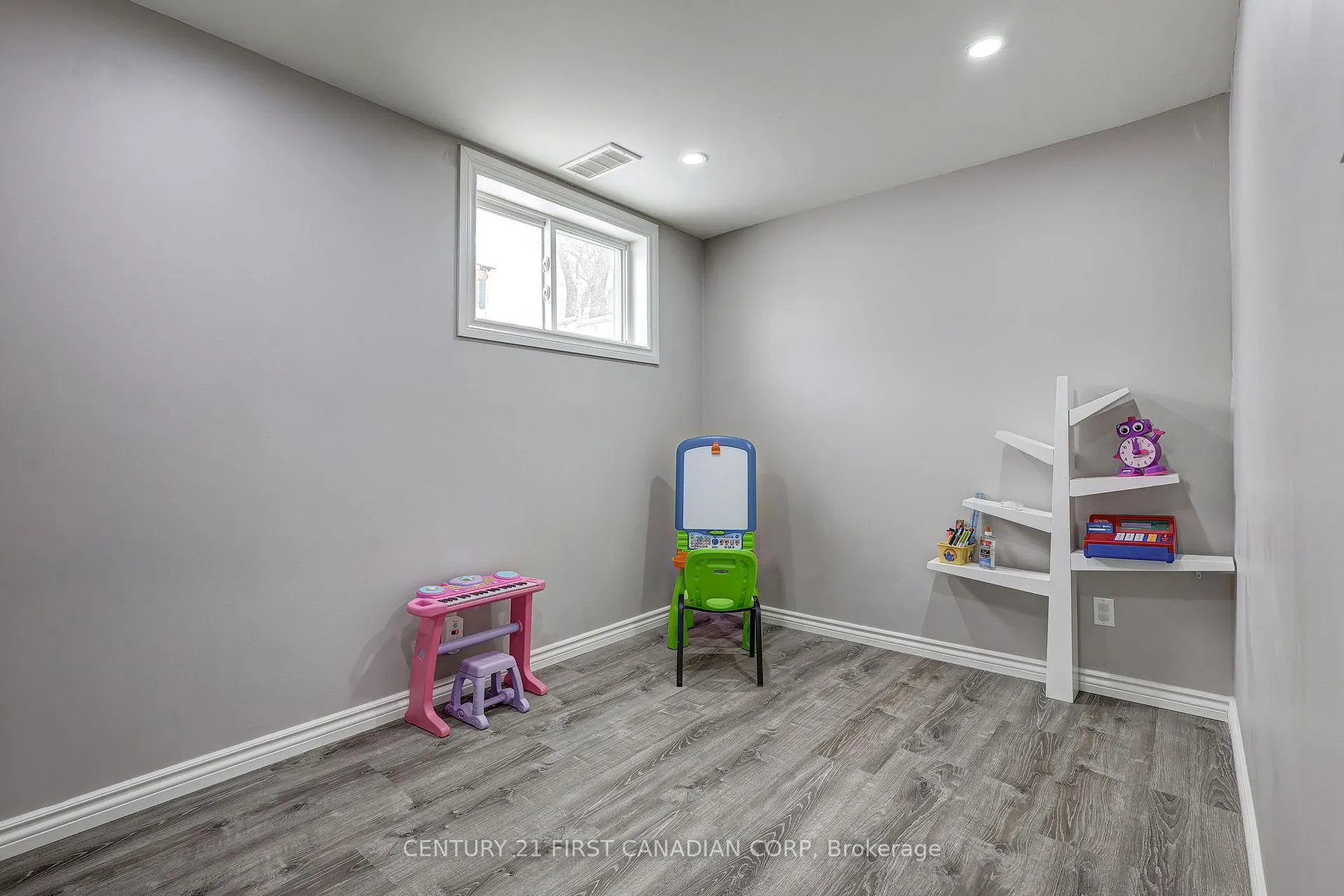 Photo 36 of 86 Patience Crescent, London, South X — HOMEH